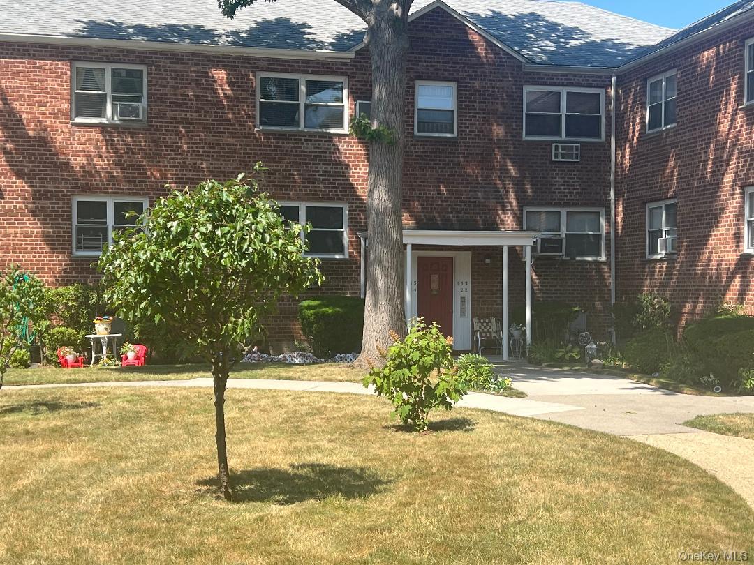 155-24 84th Street, Unit 1L photo 4