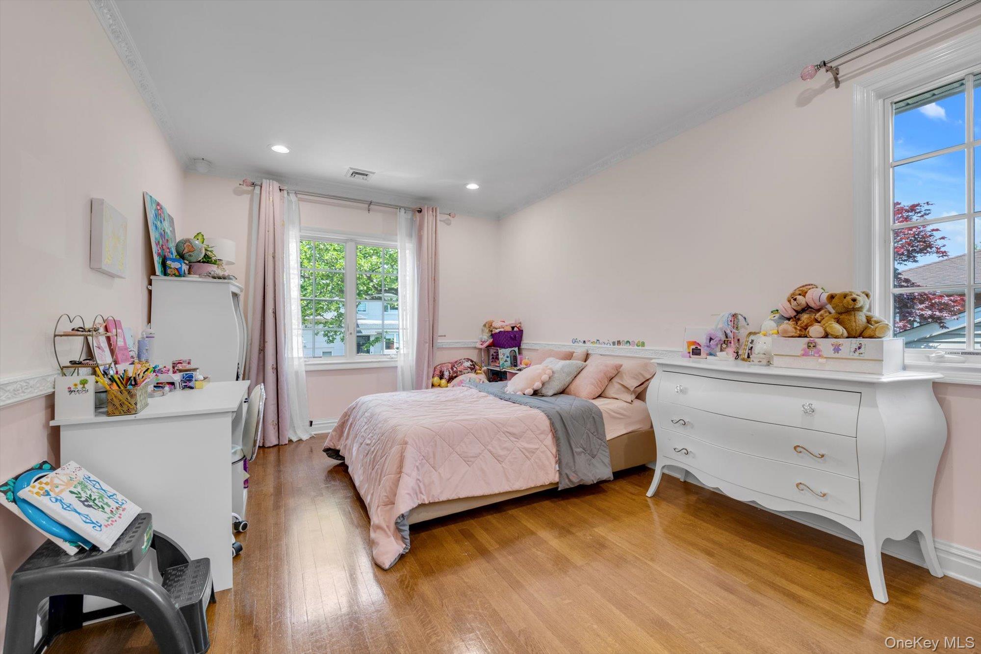760 Hillcrest Place – For Sale photo 17