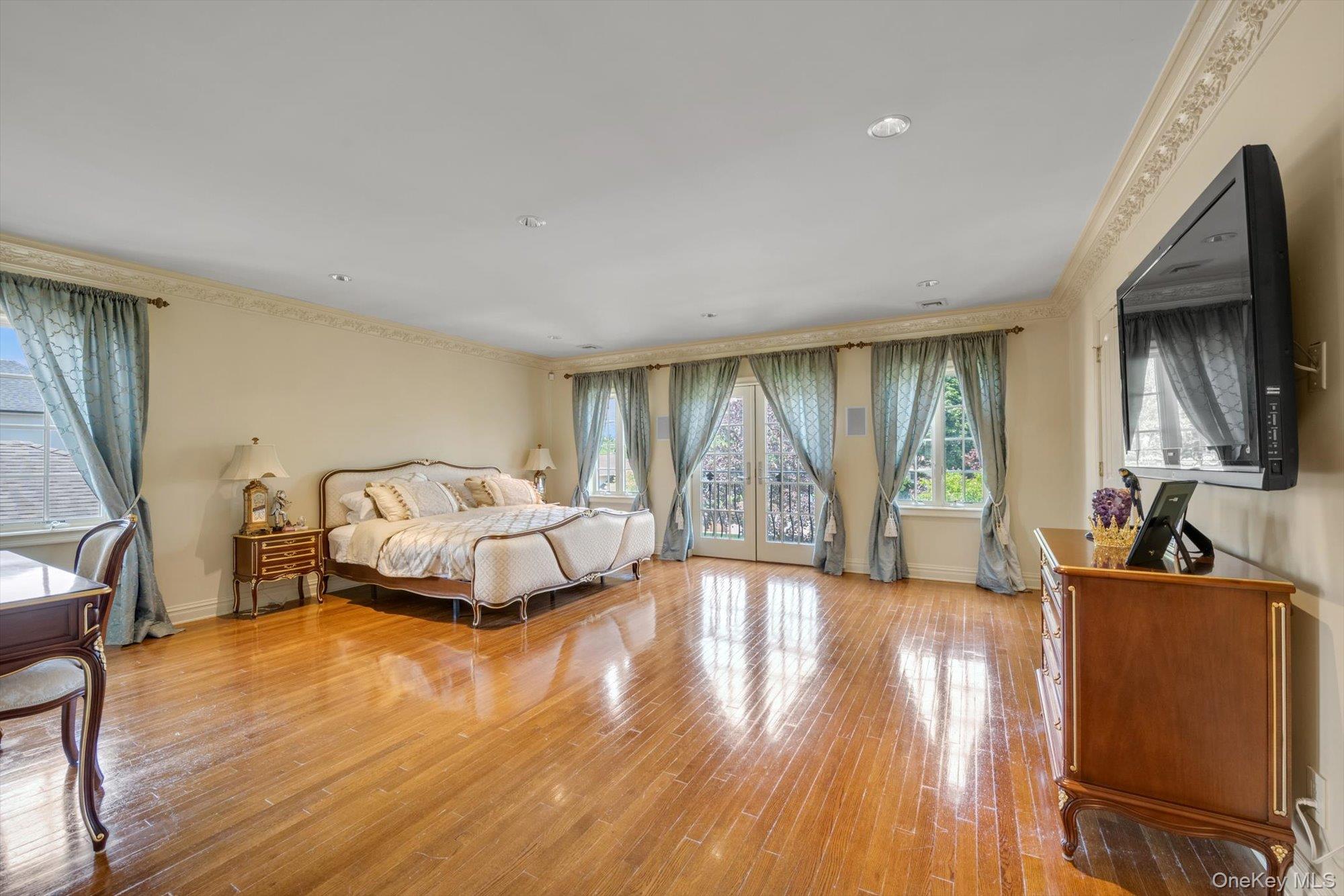 760 Hillcrest Place – For Sale photo 13