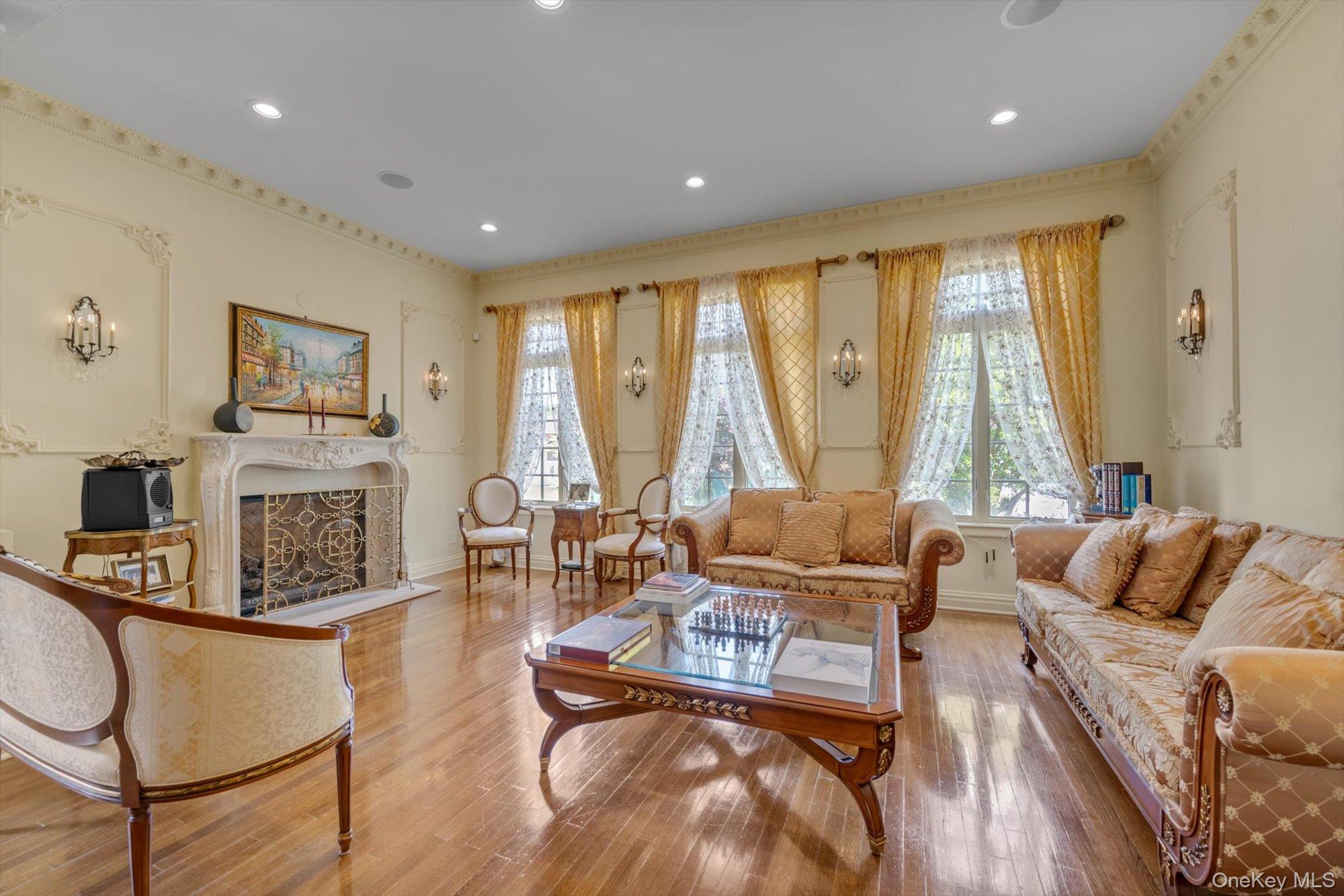 760 Hillcrest Place – For Sale photo 3