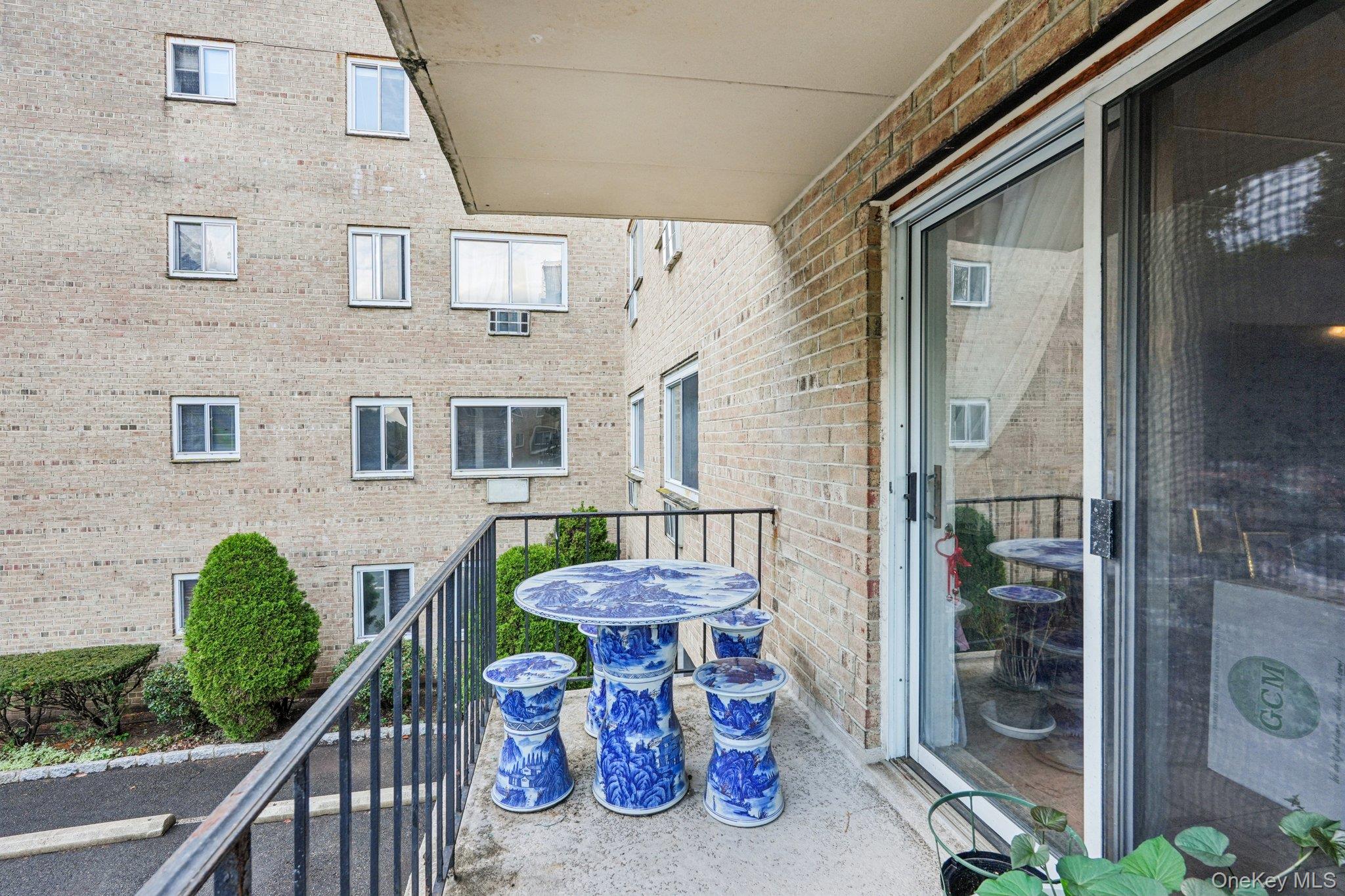 2035 Central Park Avenue, Unit 1K photo 6