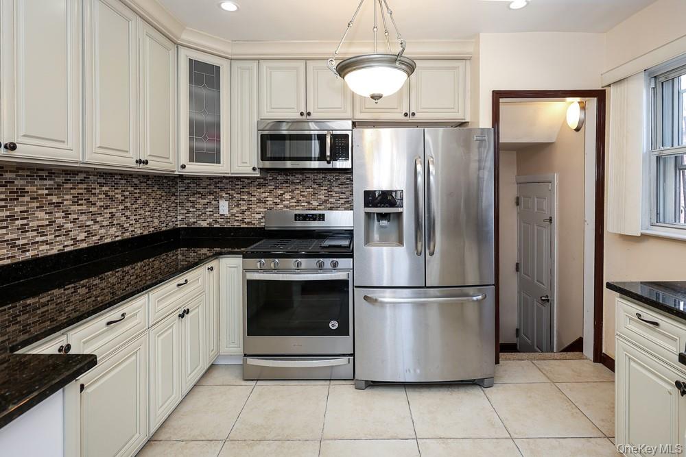 18348 Camden Avenue – For Sale photo 5