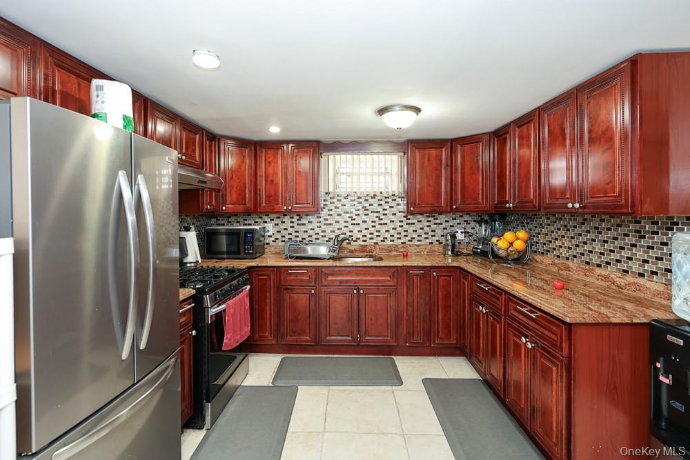 18348 Camden Avenue – For Sale photo 13