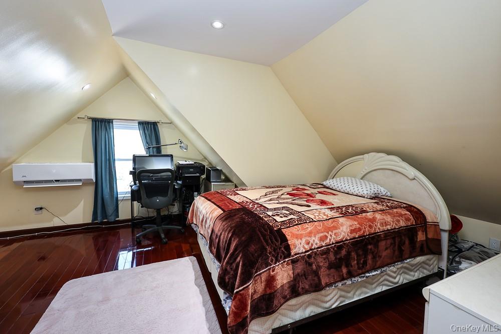 18348 Camden Avenue – For Sale photo 10