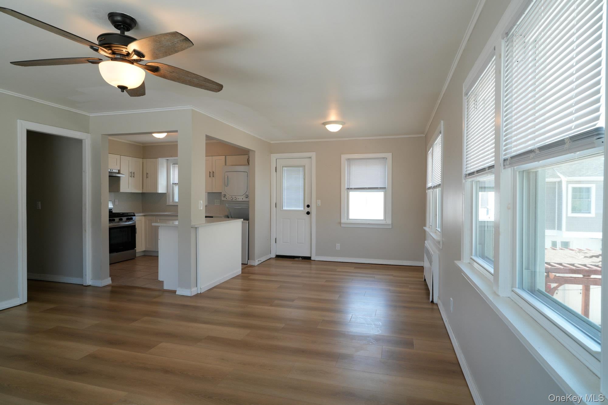 59 Troy Avenue, Unit upper photo 2