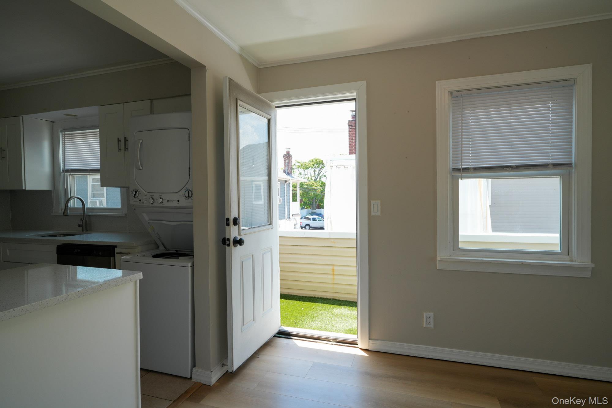 59 Troy Avenue, Unit upper photo 28