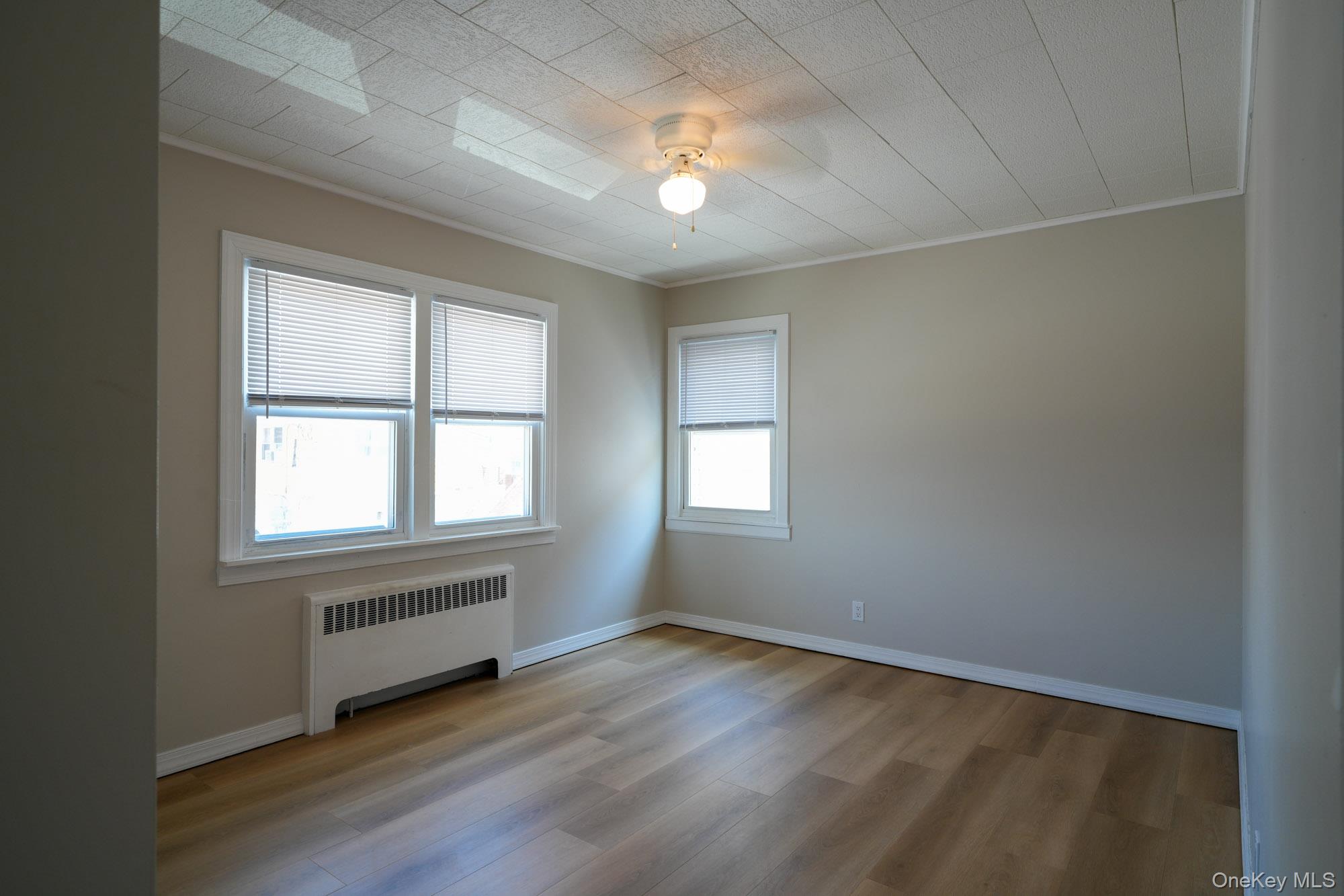 59 Troy Avenue, Unit upper photo 18