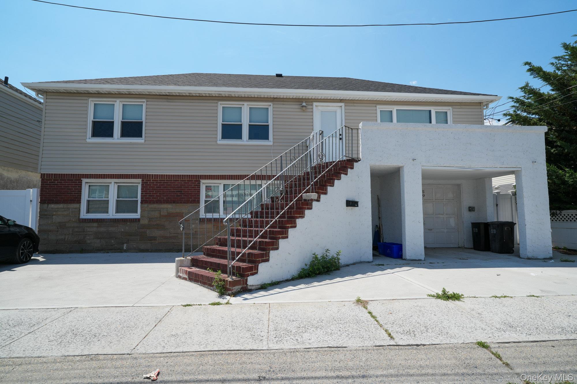 59 Troy Avenue, Unit upper