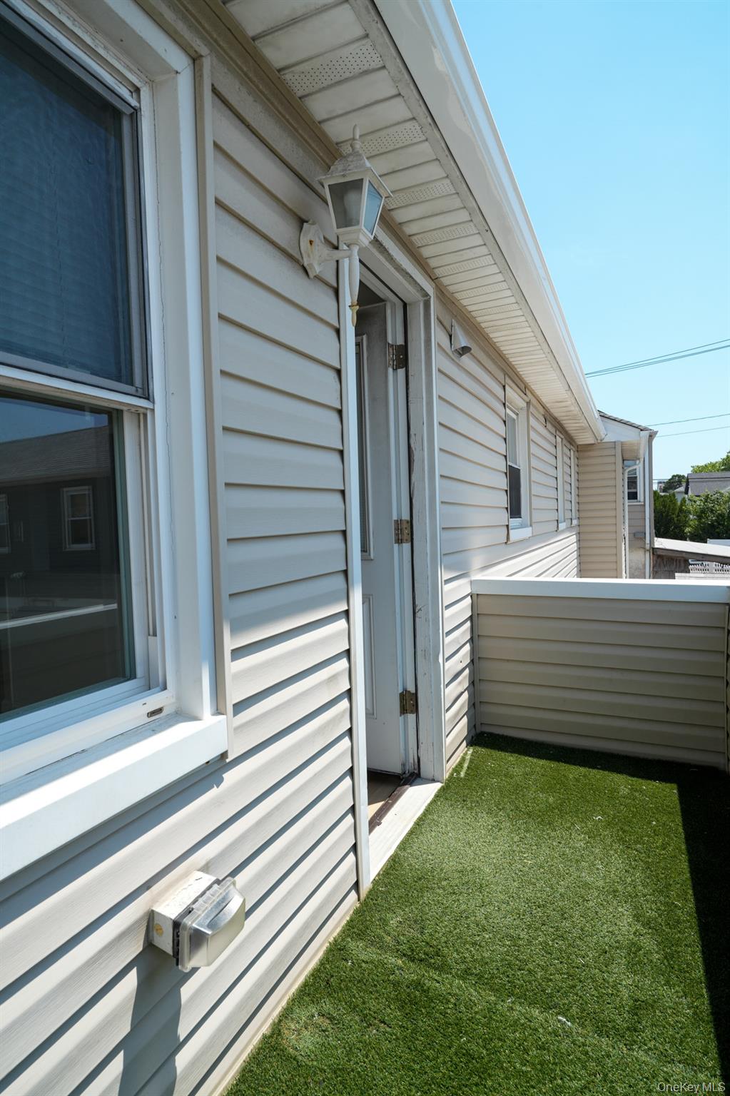 59 Troy Avenue, Unit upper photo 30