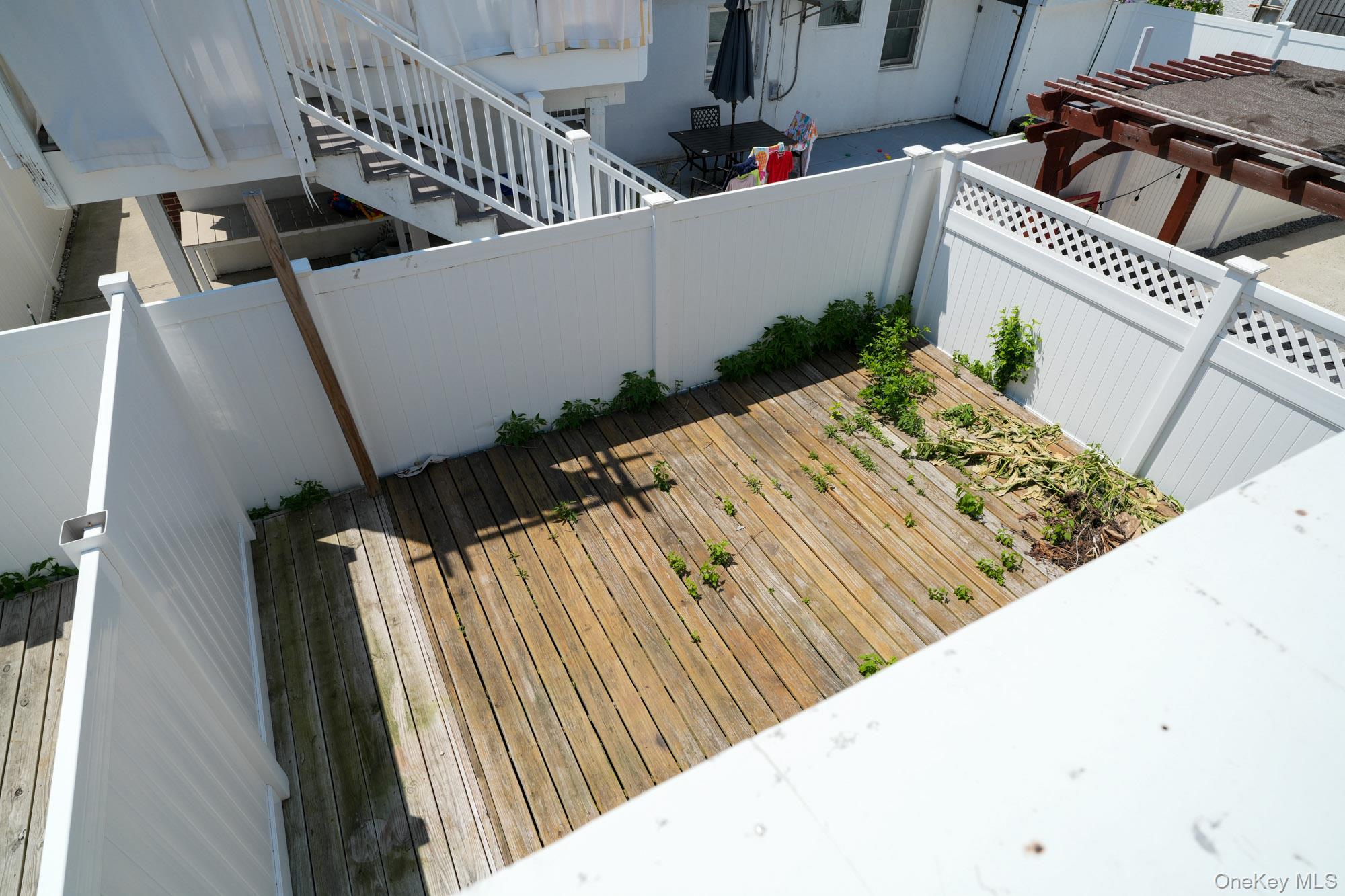 59 Troy Avenue, Unit upper photo 31