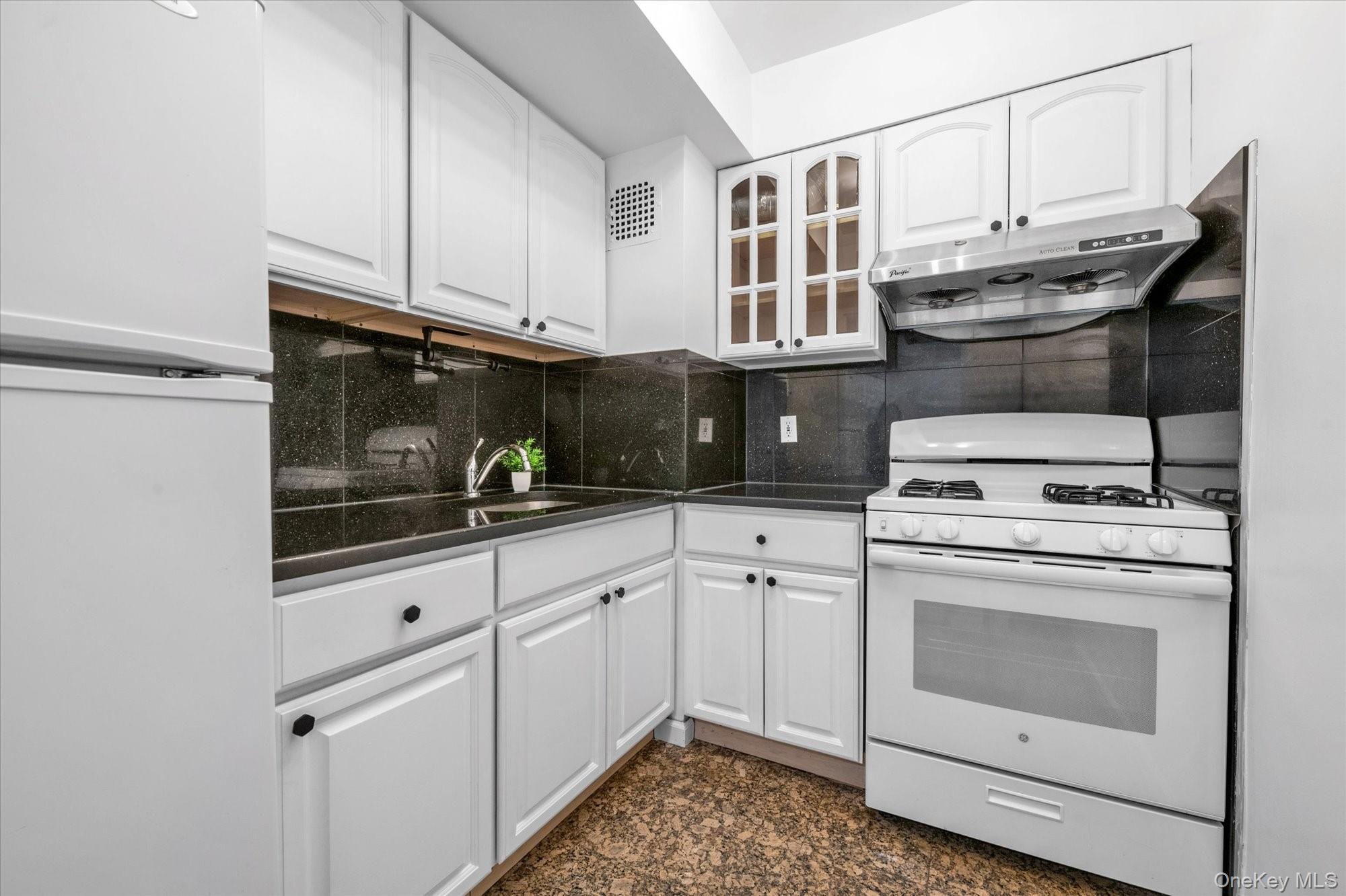 107-40 Queens Boulevard, Unit 12G photo 8