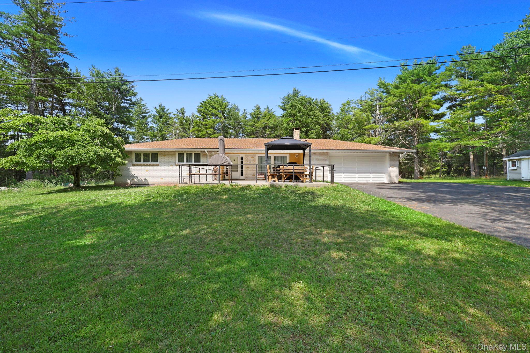 35 Kroeger Road – For Sale photo 2