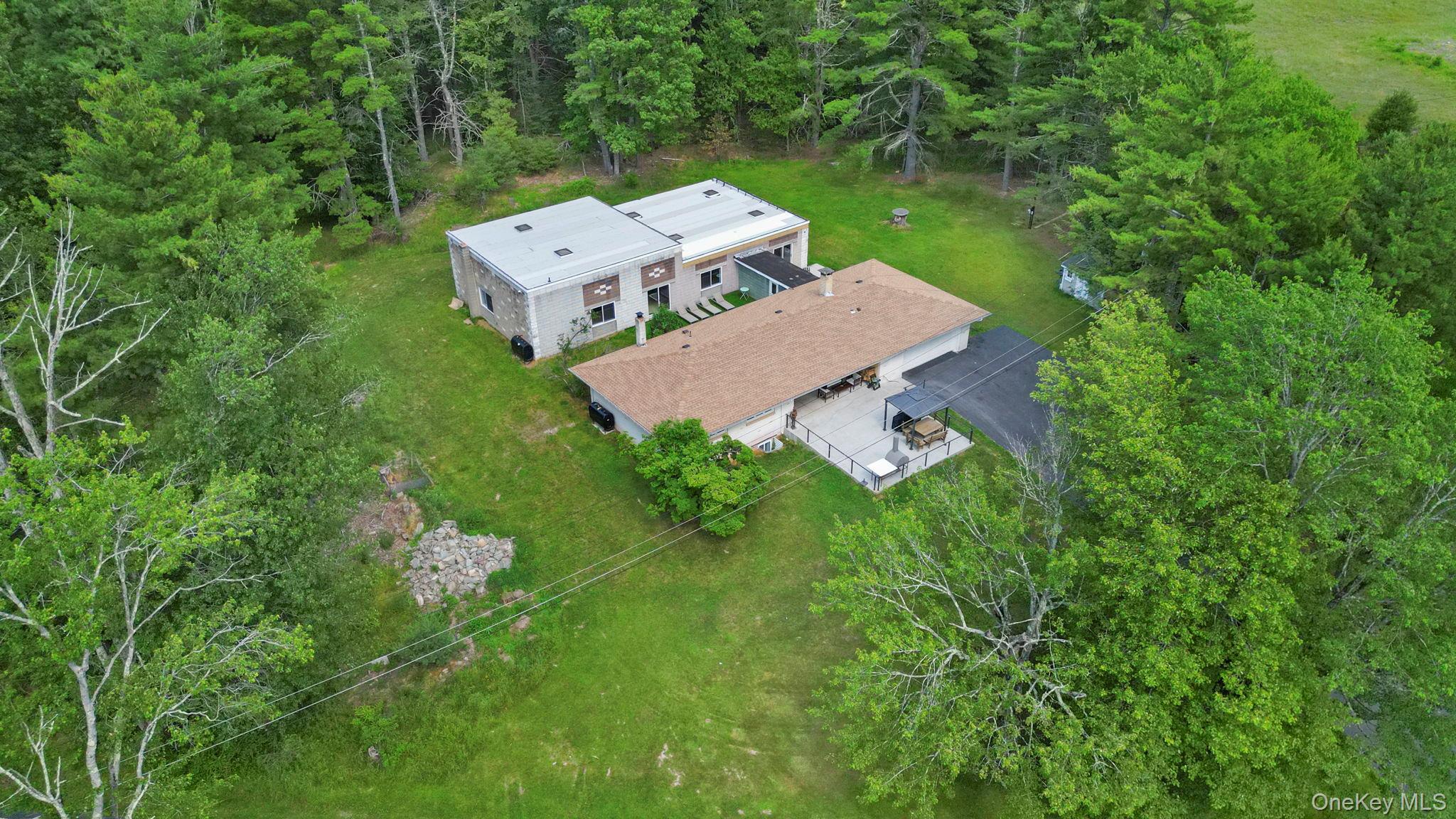 35 Kroeger Road – For Sale