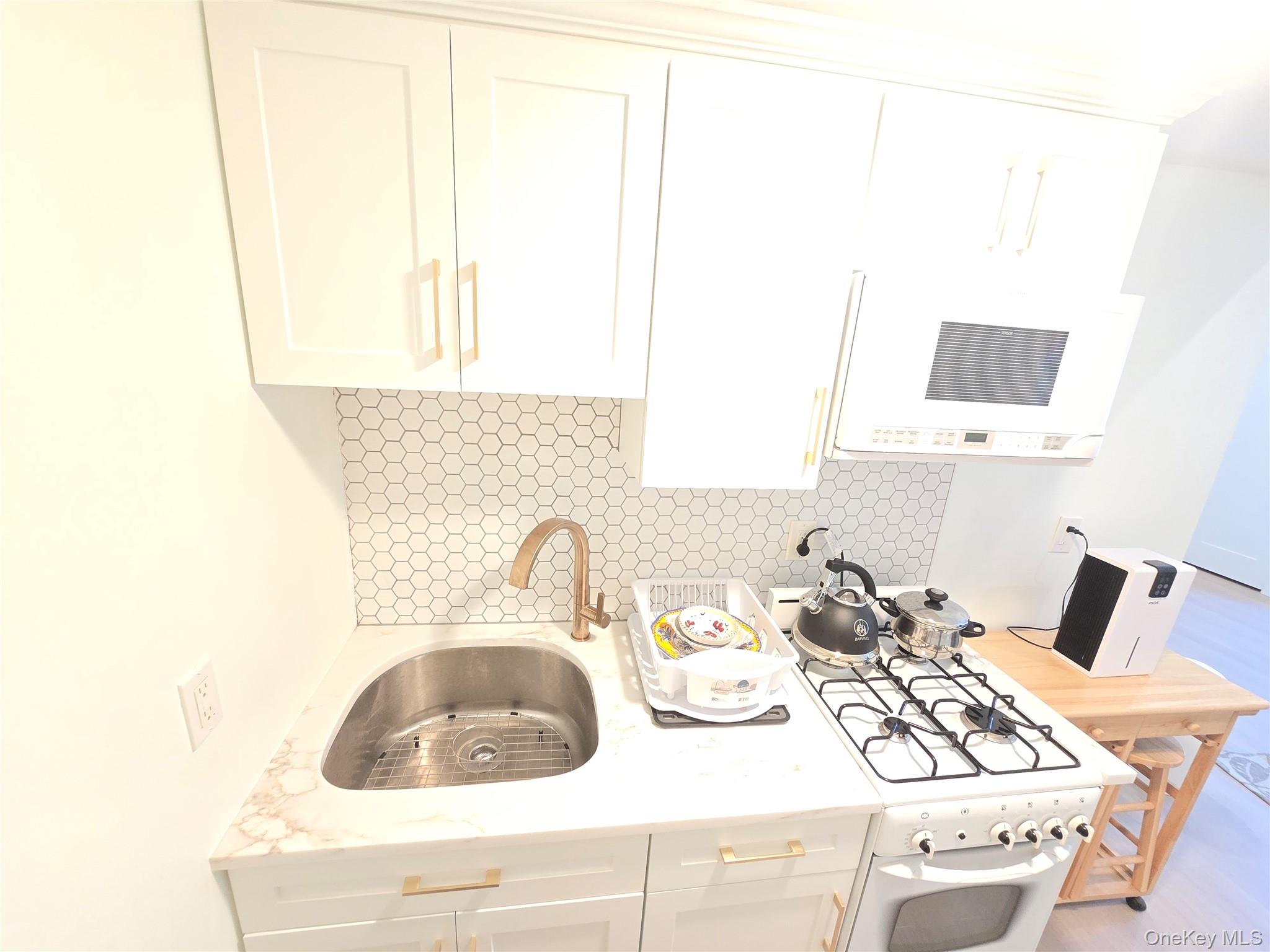 585 Dune Road, Unit L10 photo 17