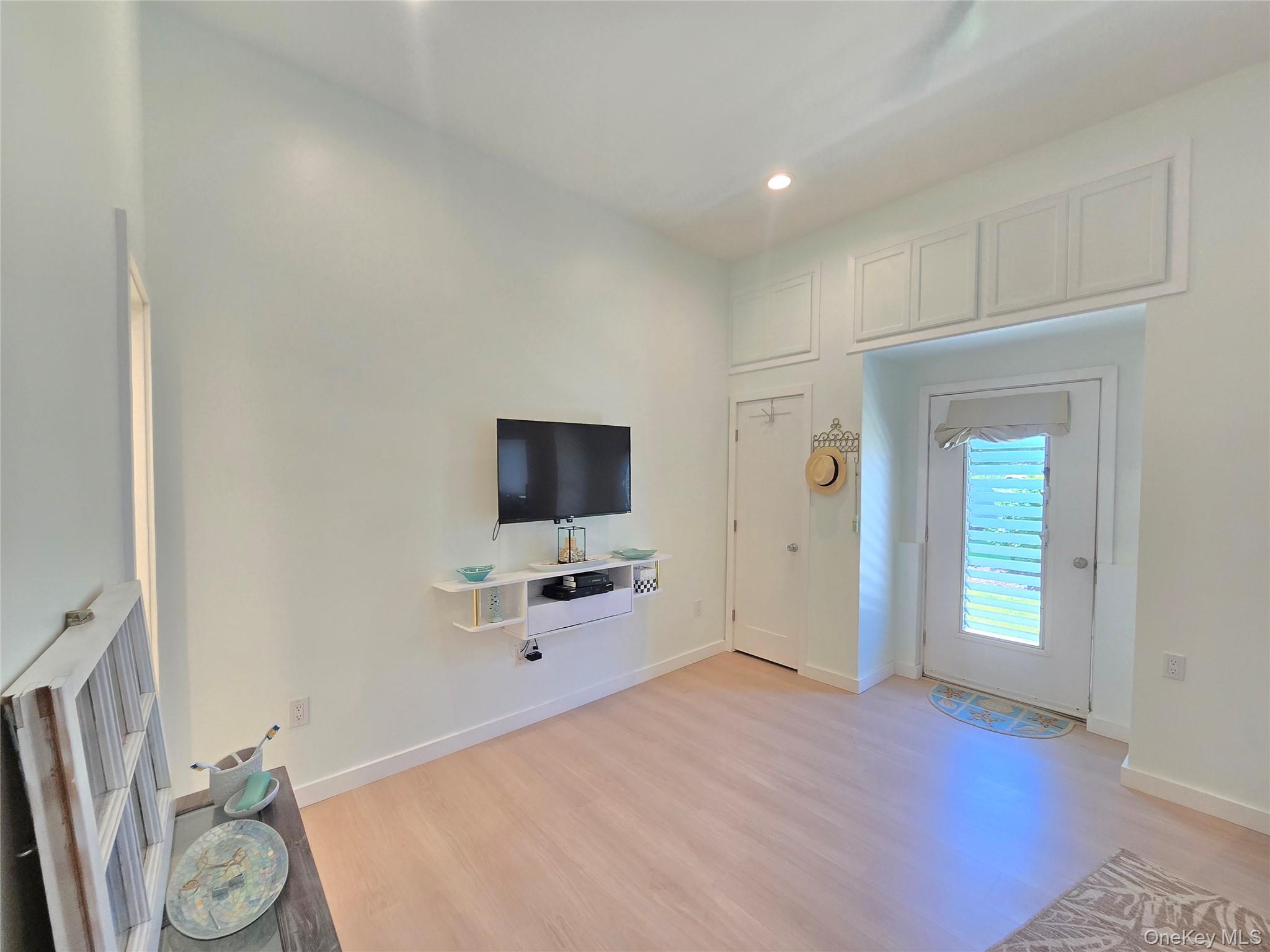 585 Dune Road, Unit L10 photo 13