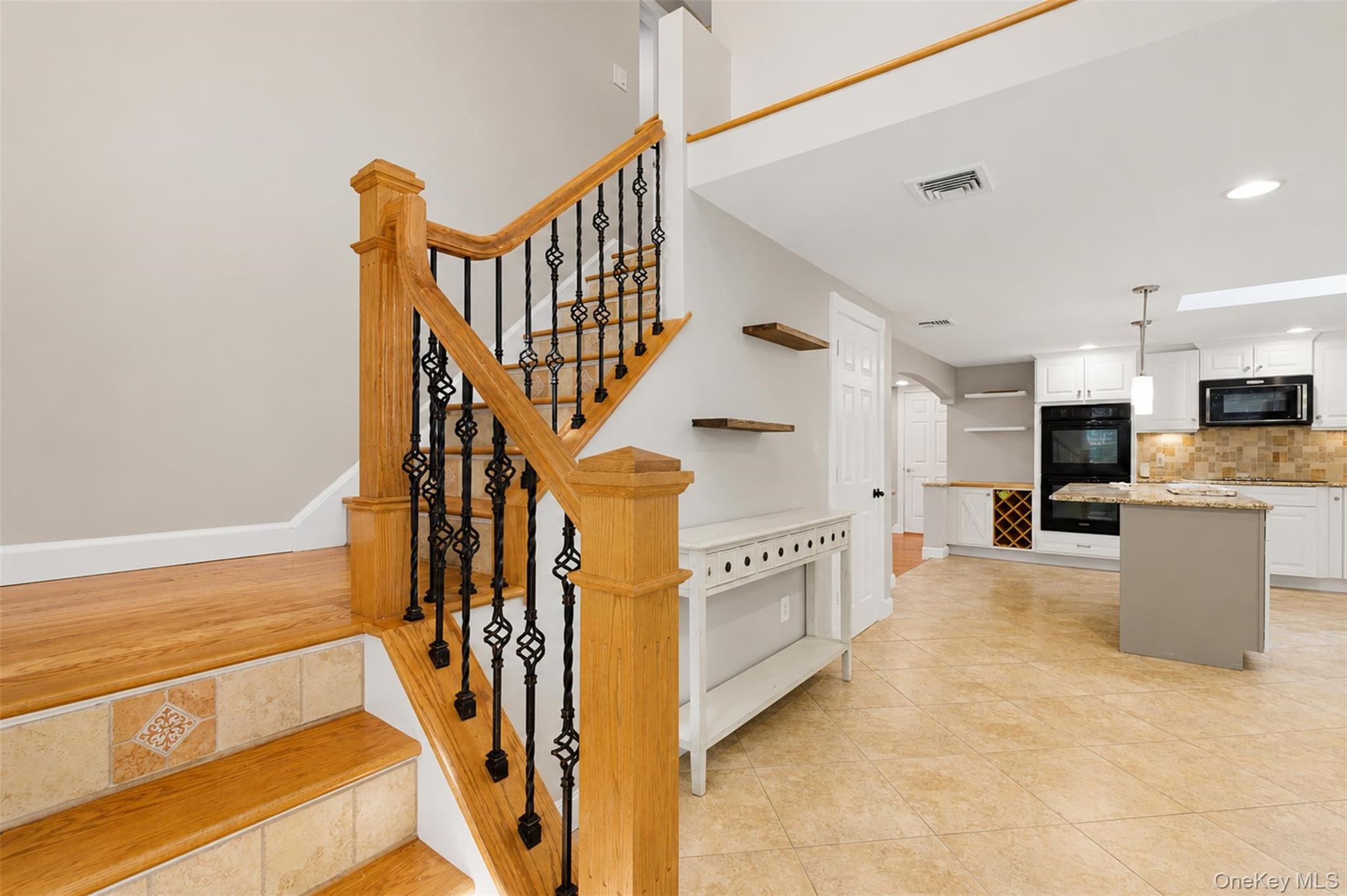 12 Leeside Road – For Sale photo 23
