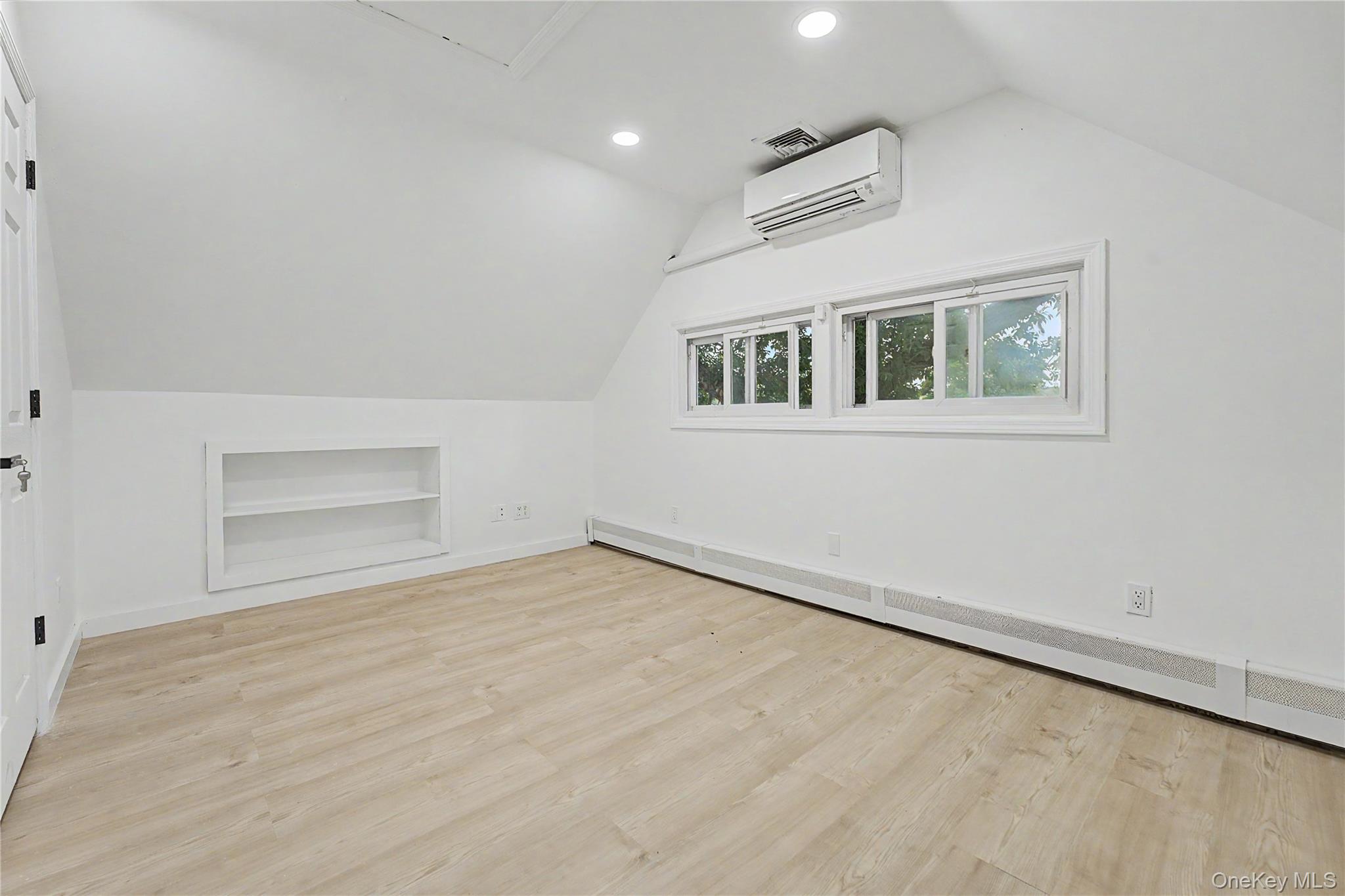 6 Regal Lane – For Sale photo 10
