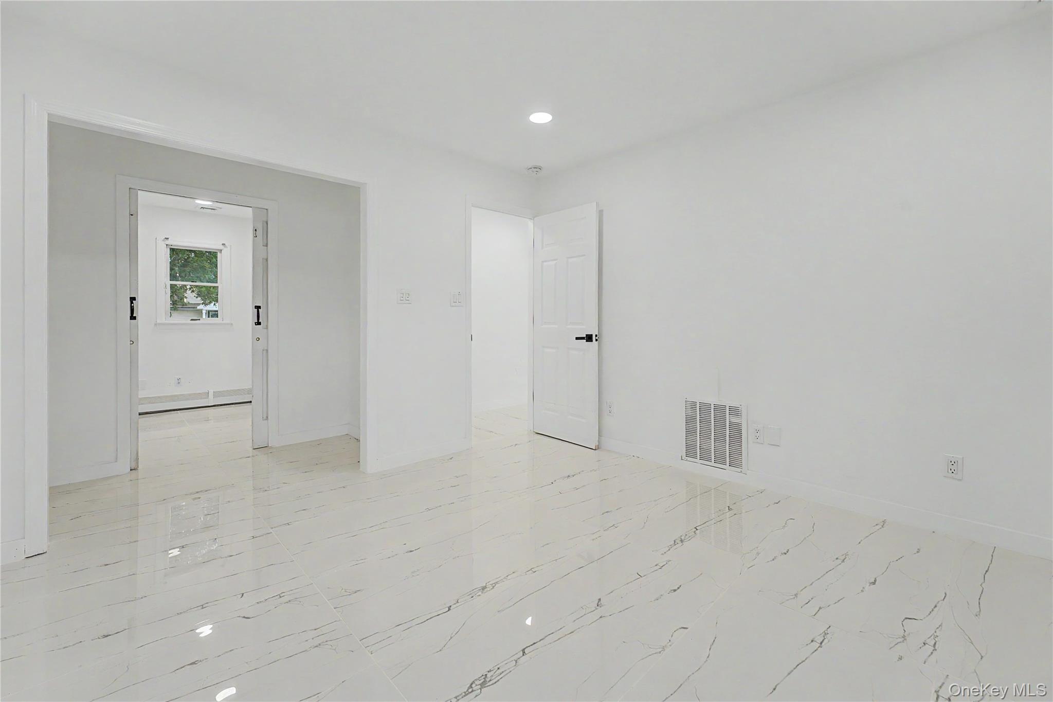6 Regal Lane – For Sale photo 12