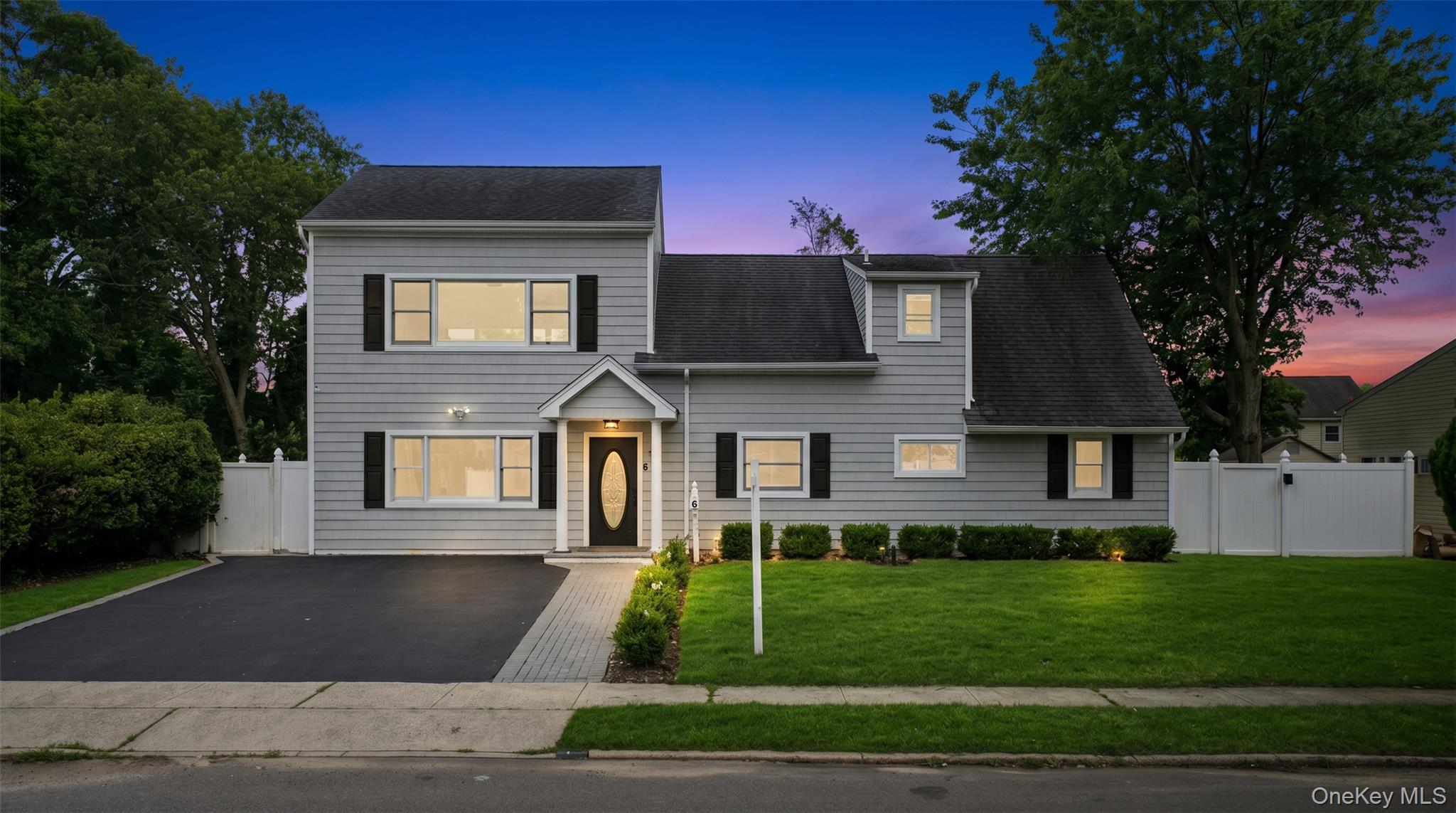 6 Regal Lane – For Sale