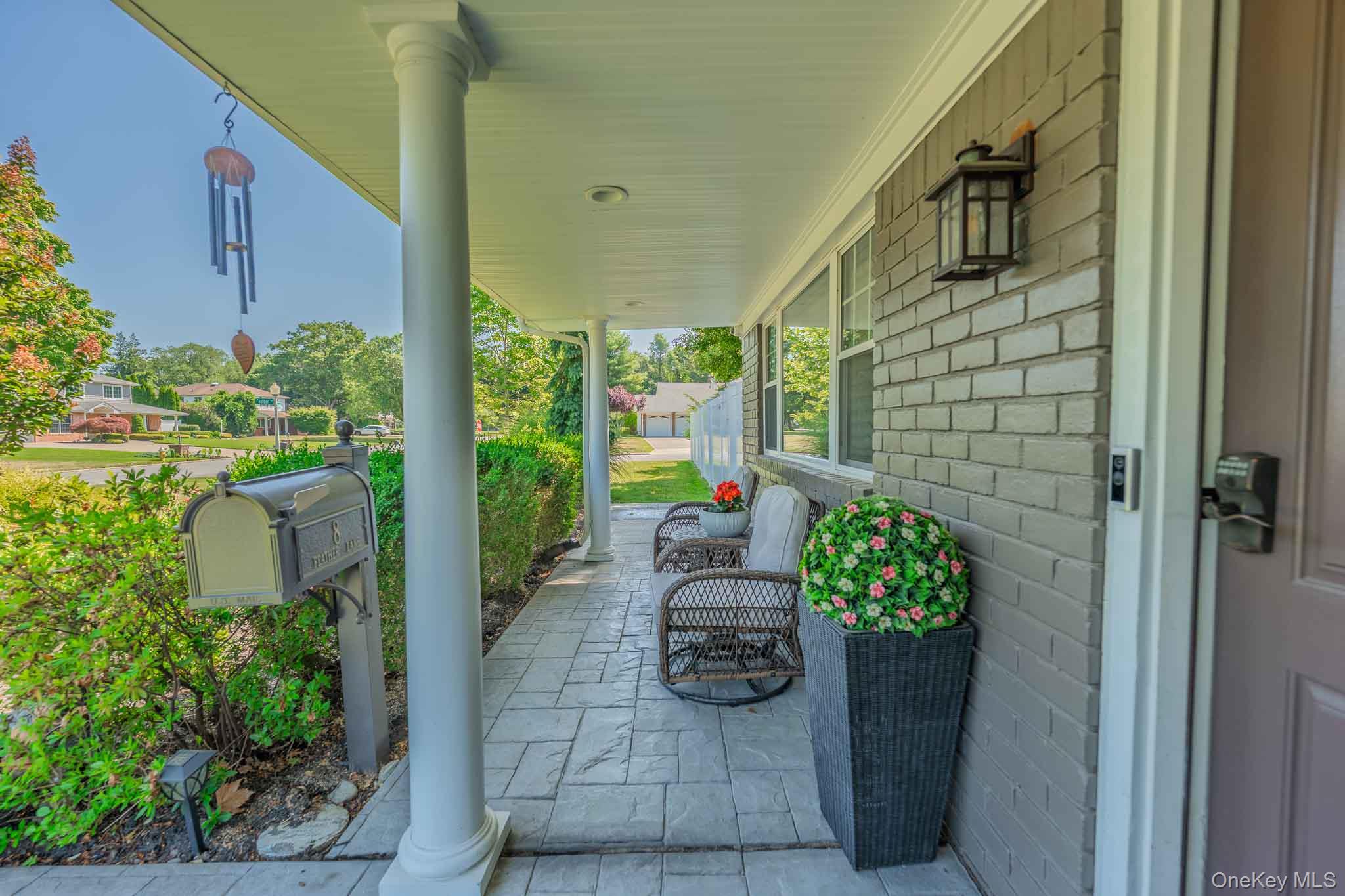 8 Feather Lane – For Sale photo 5