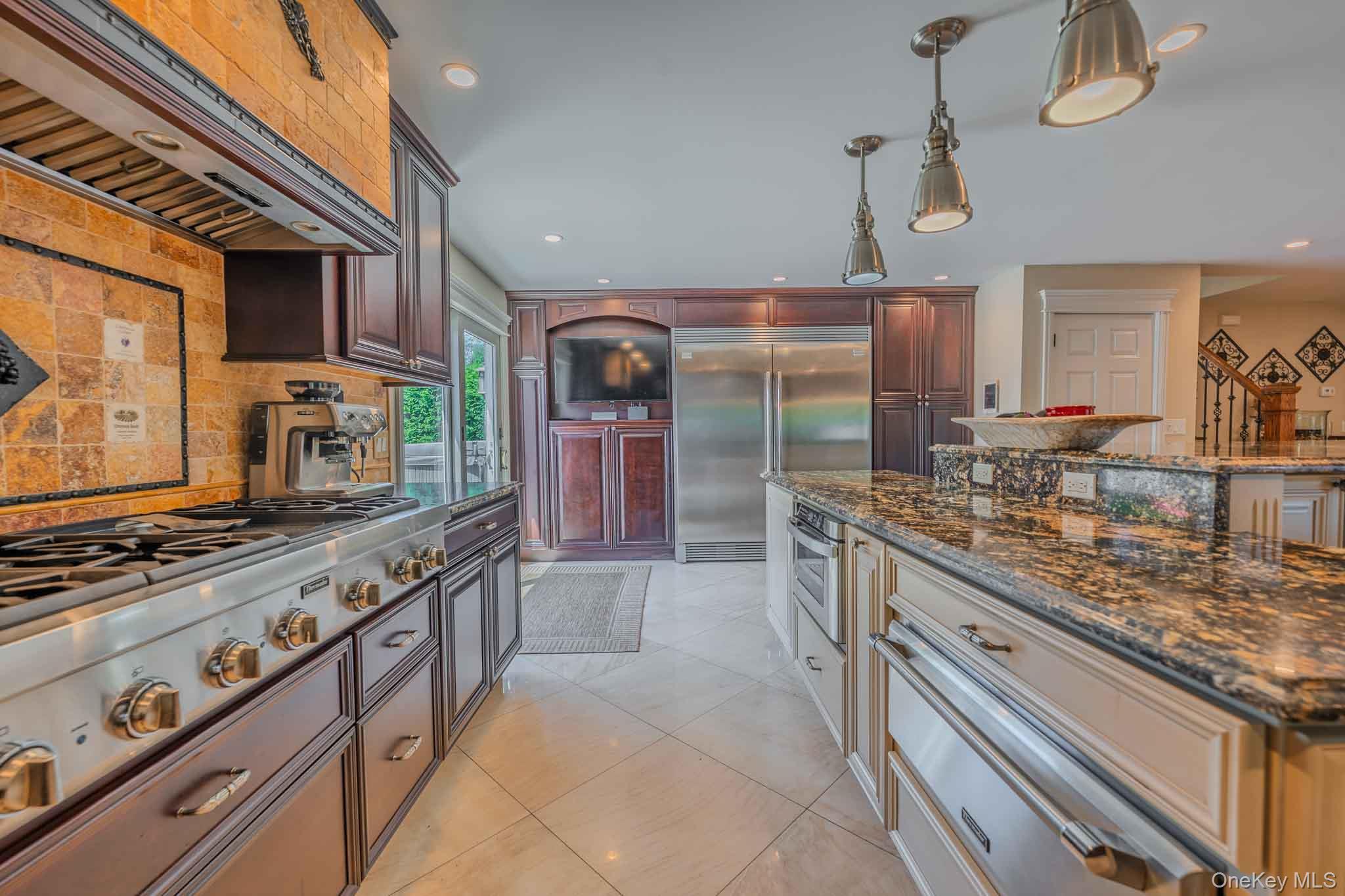 8 Feather Lane – For Sale photo 14