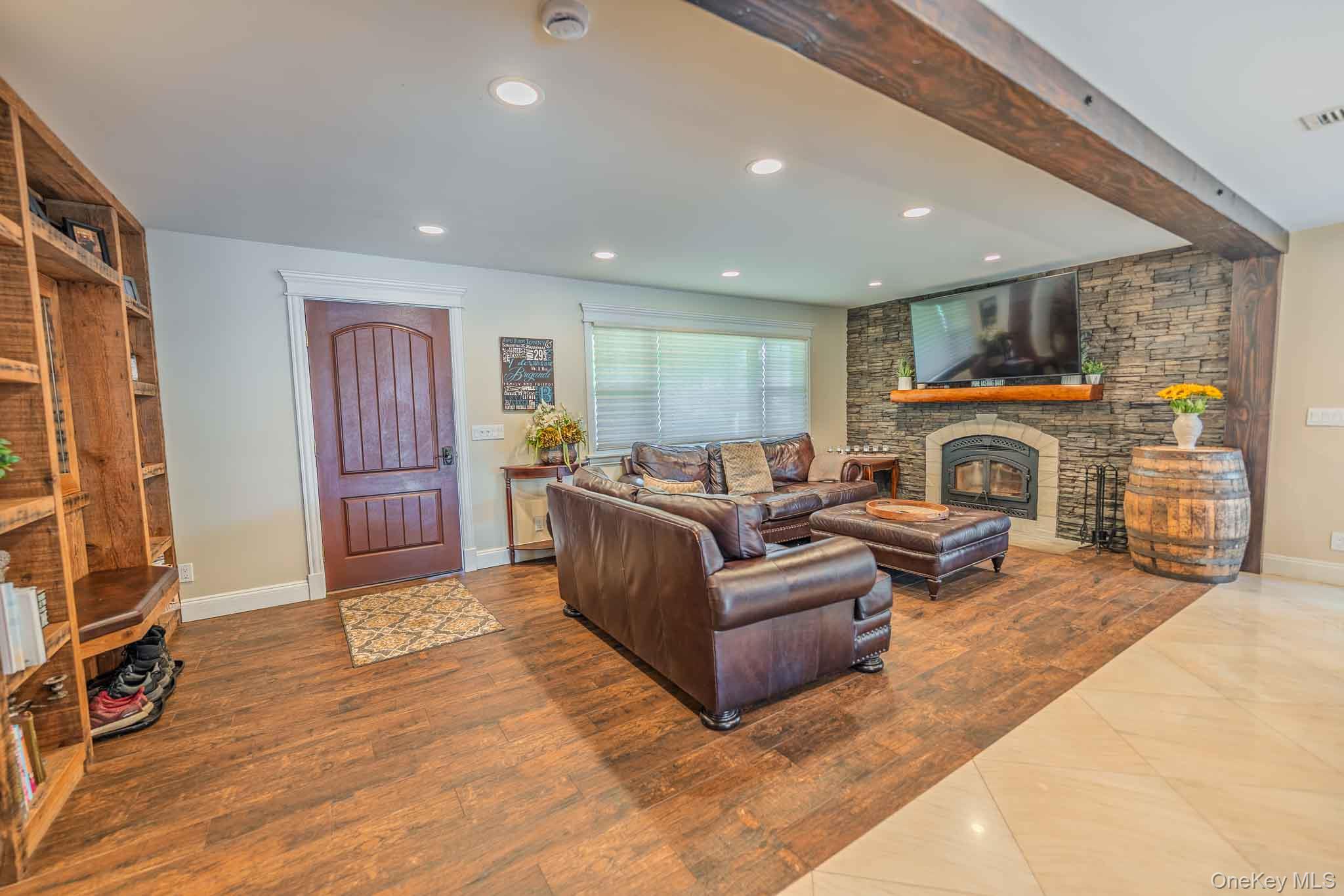 8 Feather Lane – For Sale photo 6