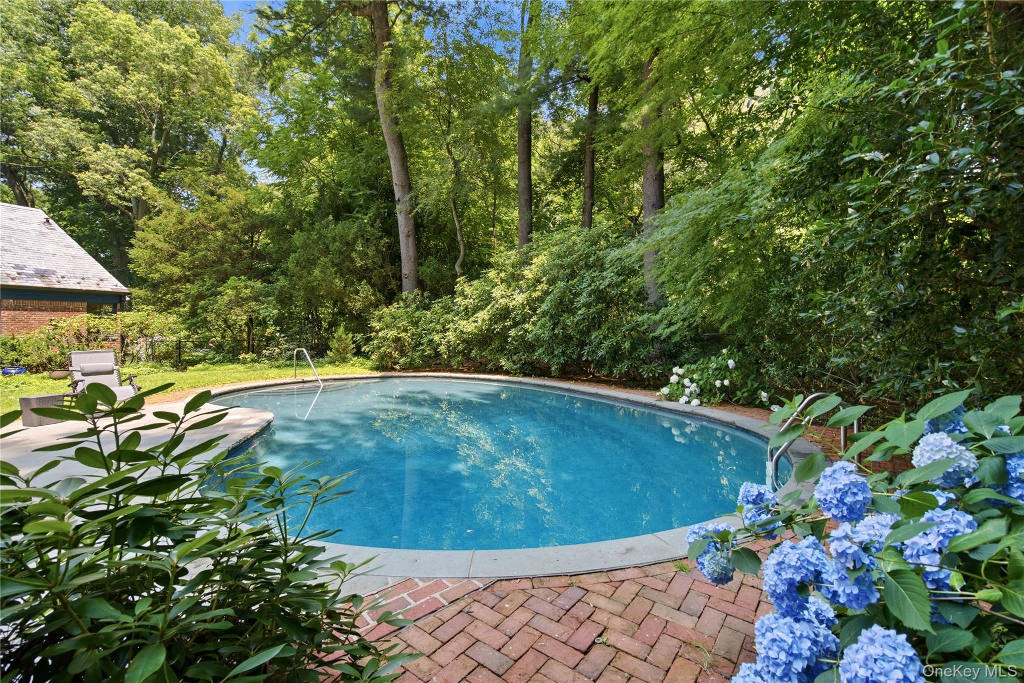 790 Bryant Avenue – For Sale photo 29