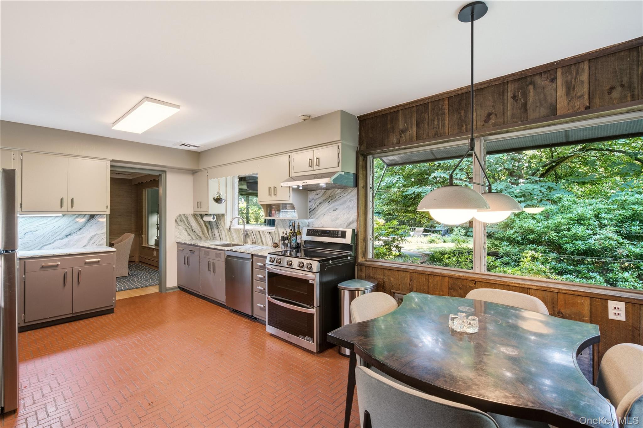 790 Bryant Avenue – For Sale photo 15