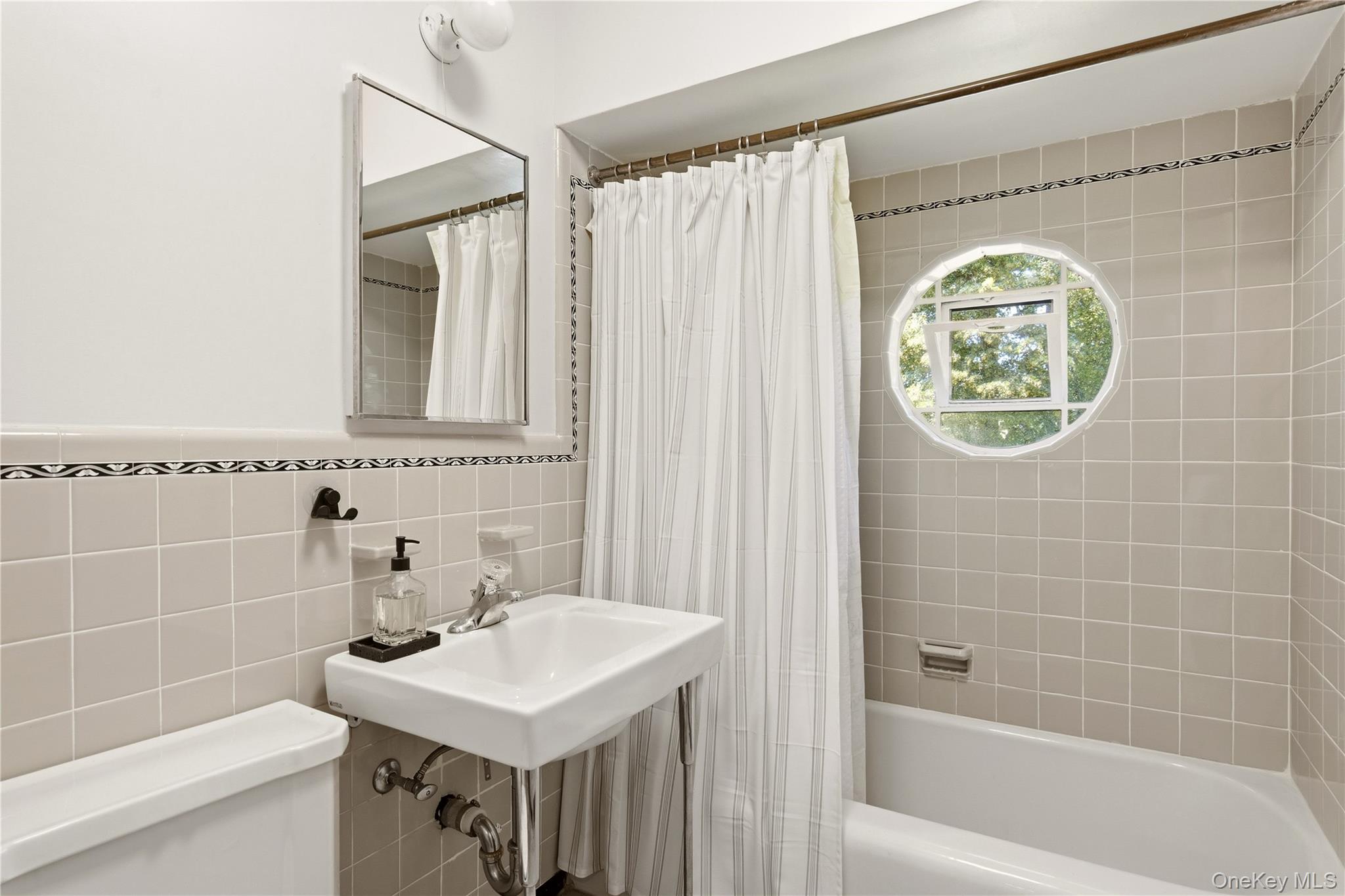 790 Bryant Avenue – For Sale photo 18