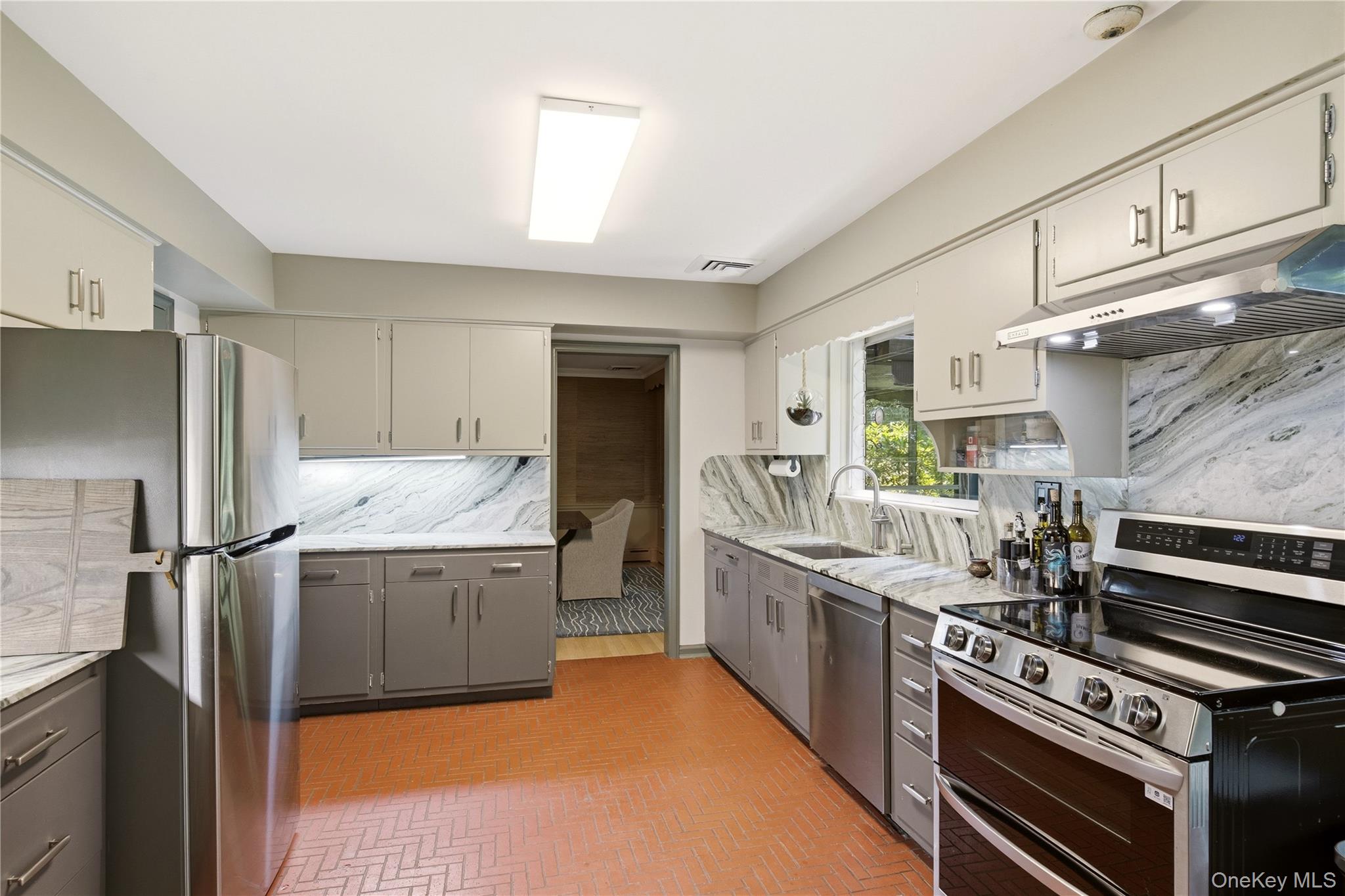 790 Bryant Avenue – For Sale photo 16