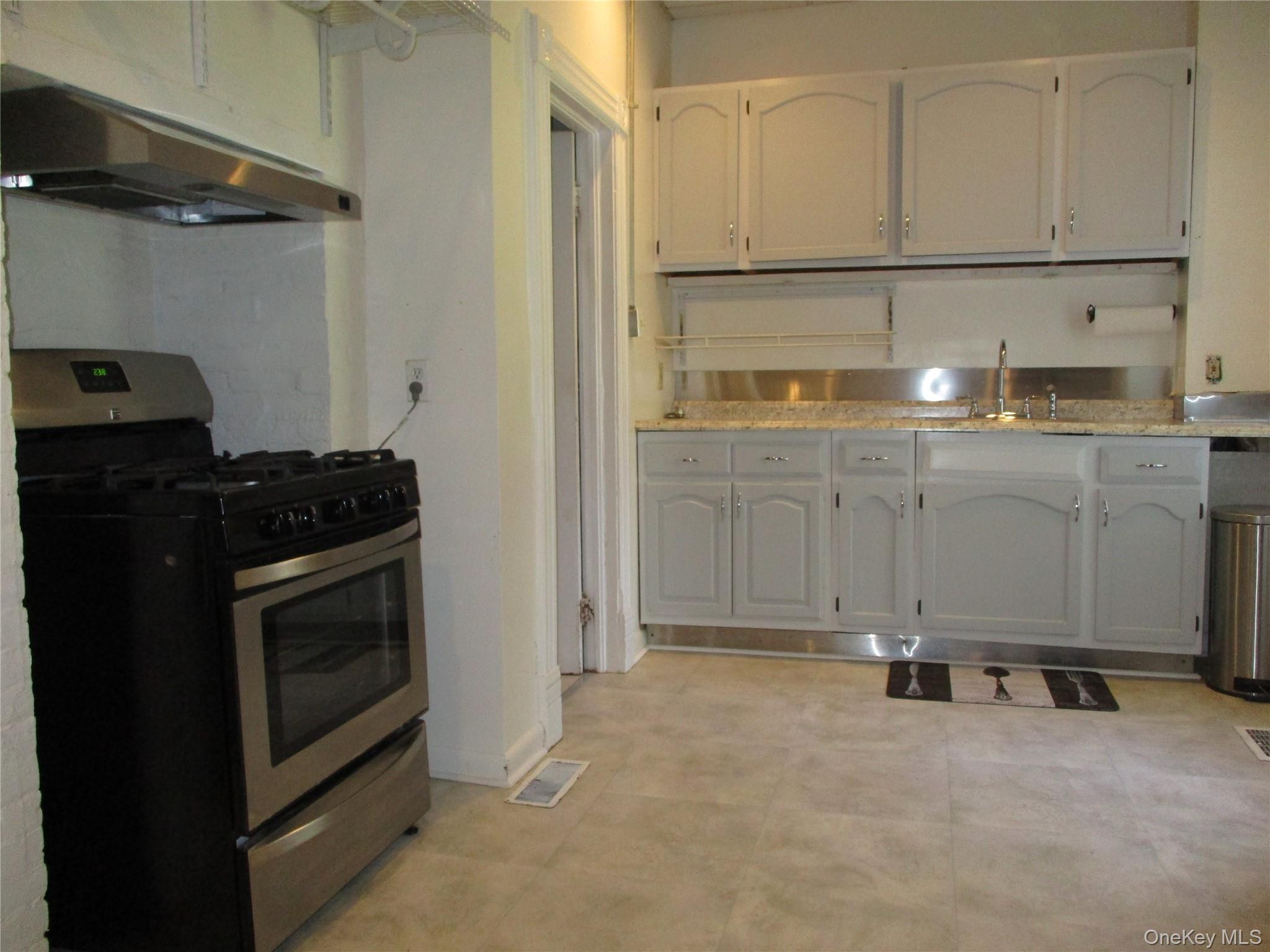 33 Bayview Terrace Unit 1 – For Rent photo 18