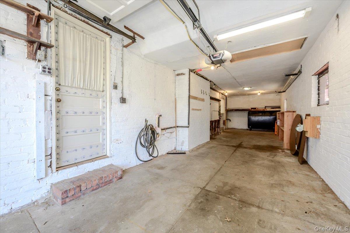 1264 Rhinelander Avenue – For Sale photo 40