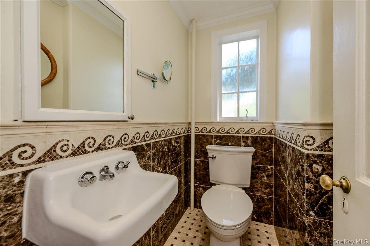 1264 Rhinelander Avenue – For Sale photo 19