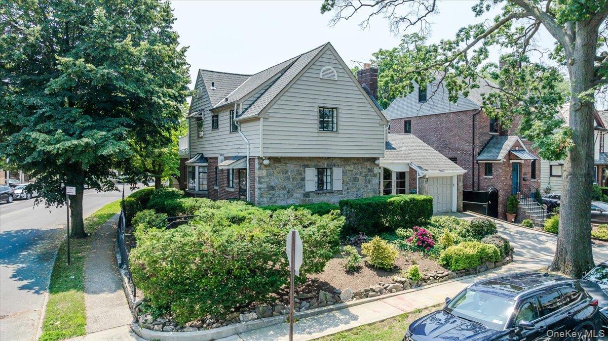1264 Rhinelander Avenue – For Sale photo 47