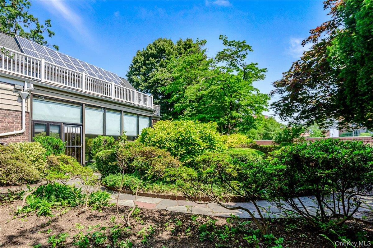 1264 Rhinelander Avenue – For Sale photo 42