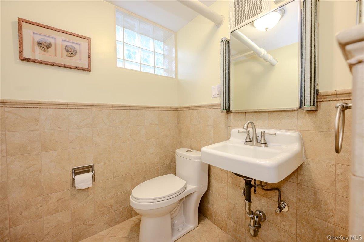 1264 Rhinelander Avenue – For Sale photo 35