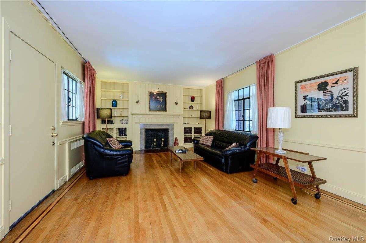 1264 Rhinelander Avenue – For Sale photo 5