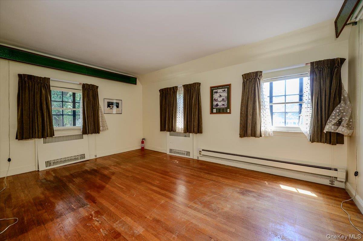 1264 Rhinelander Avenue – For Sale photo 29