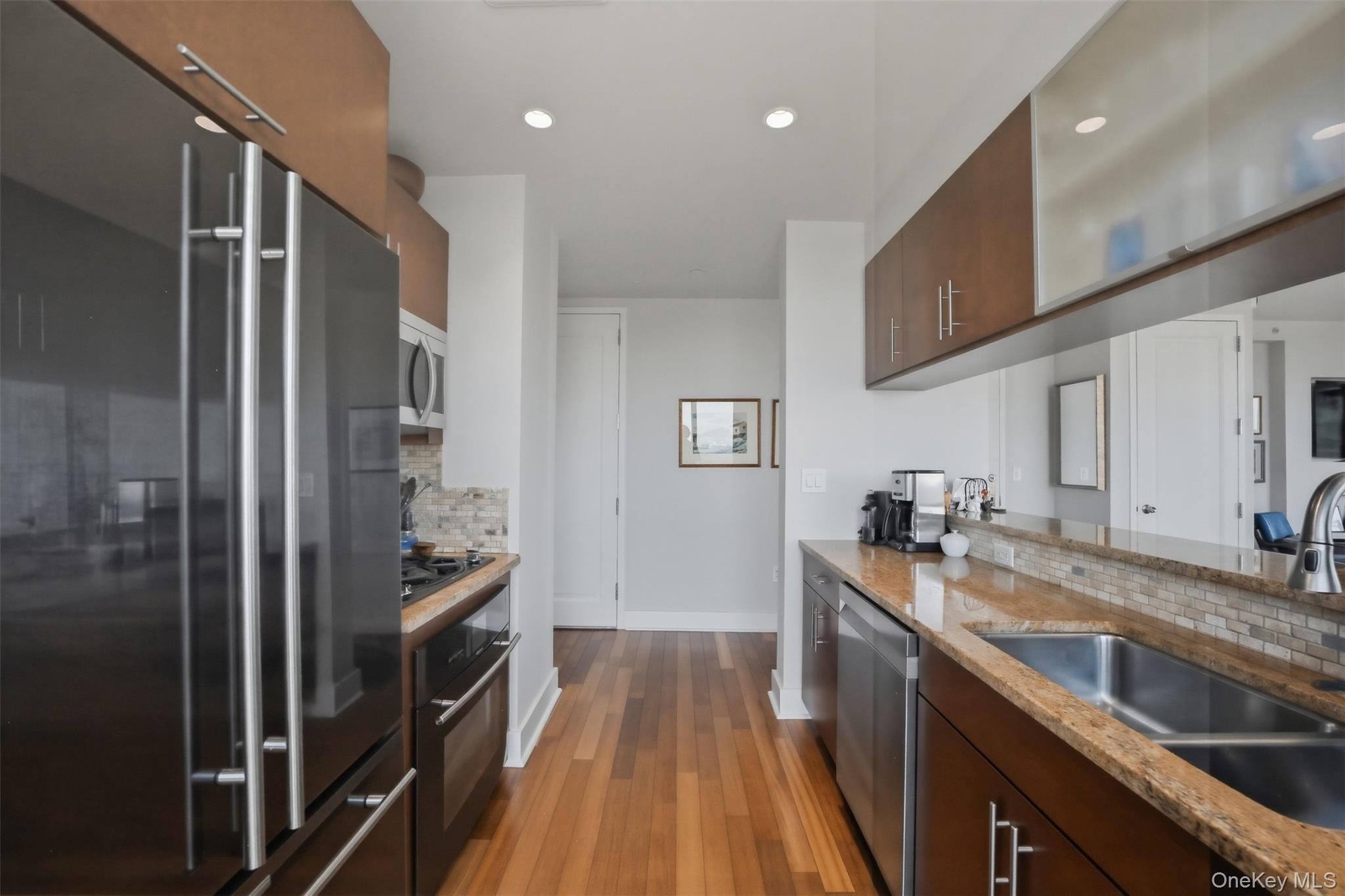 175 Huguenot Street, Unit 2503 photo 7