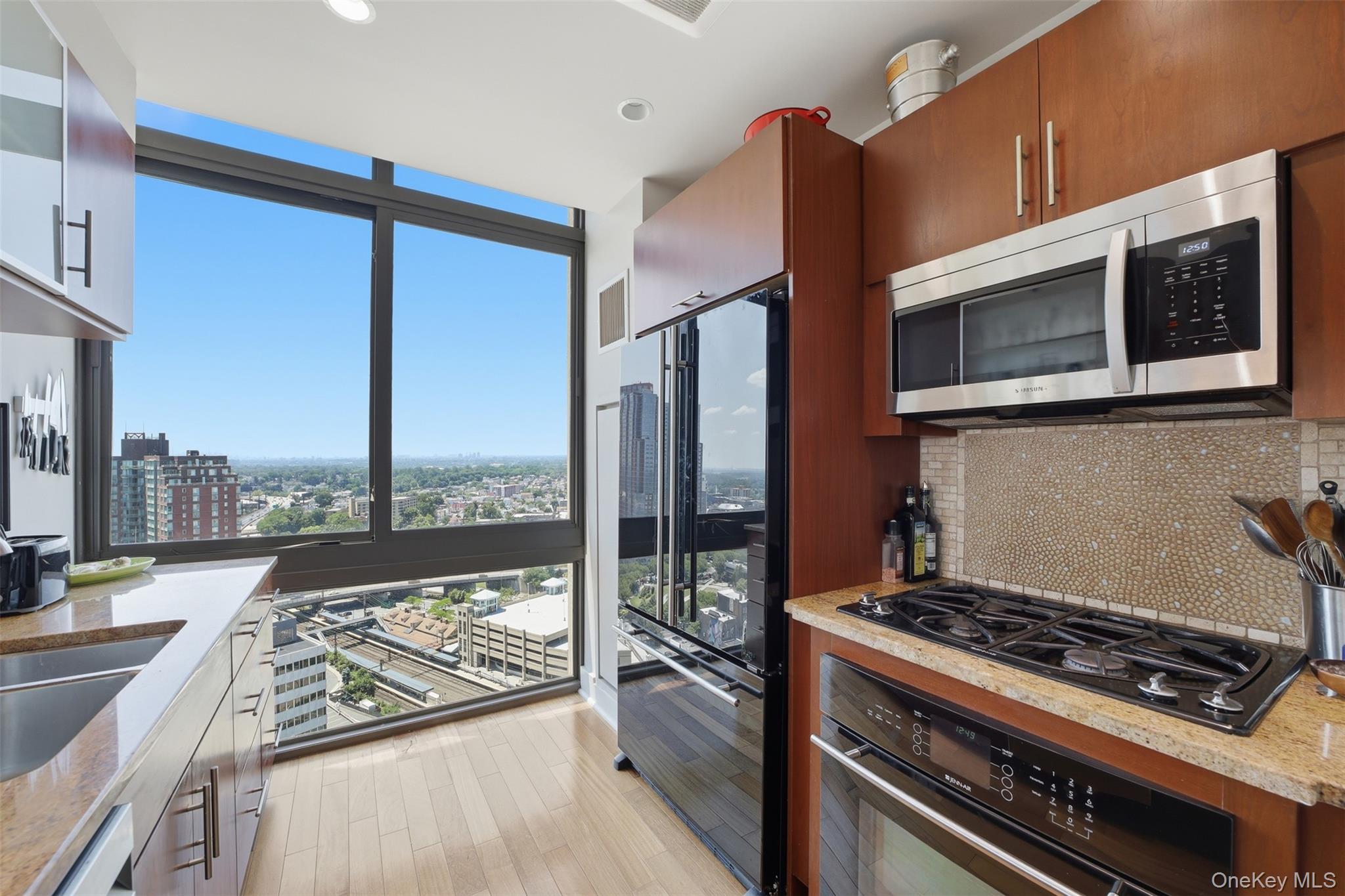 175 Huguenot Street, Unit 2503 photo 5