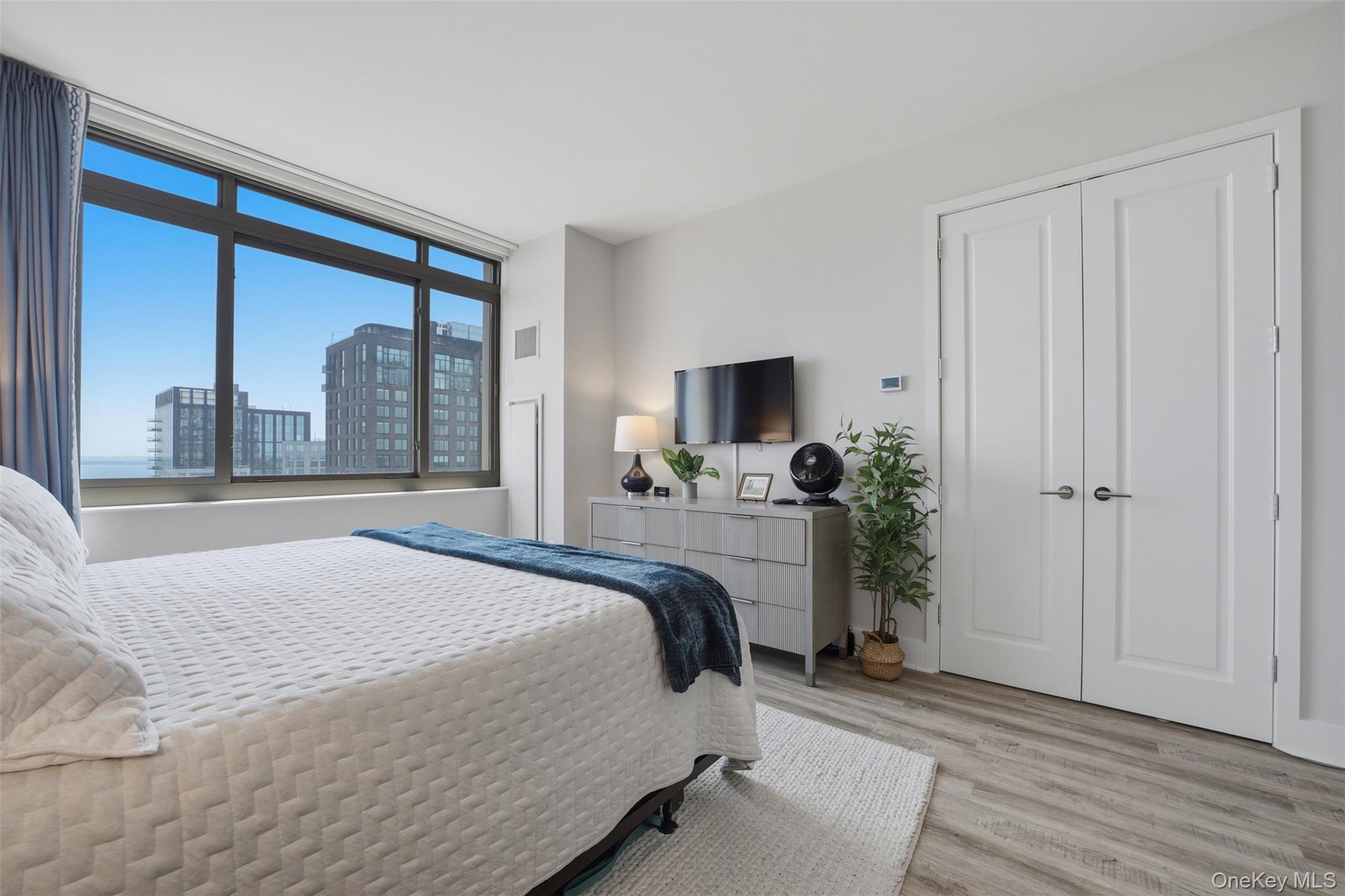 175 Huguenot Street, Unit 2503 photo 20