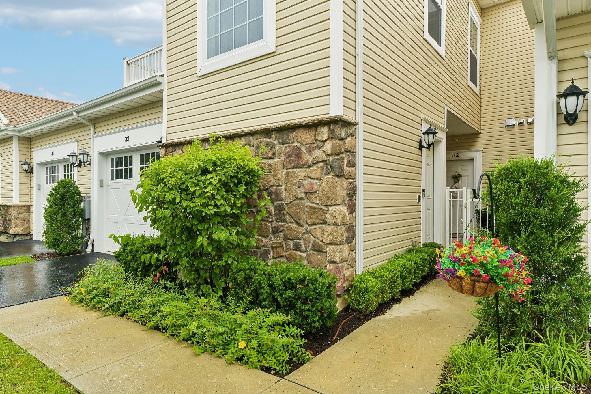 33 Greentree Court – For Sale photo 2