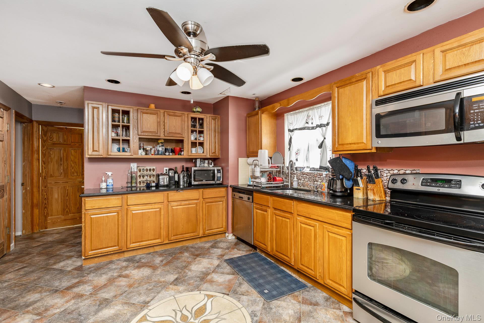312 Peconic Avenue – For Sale photo 7