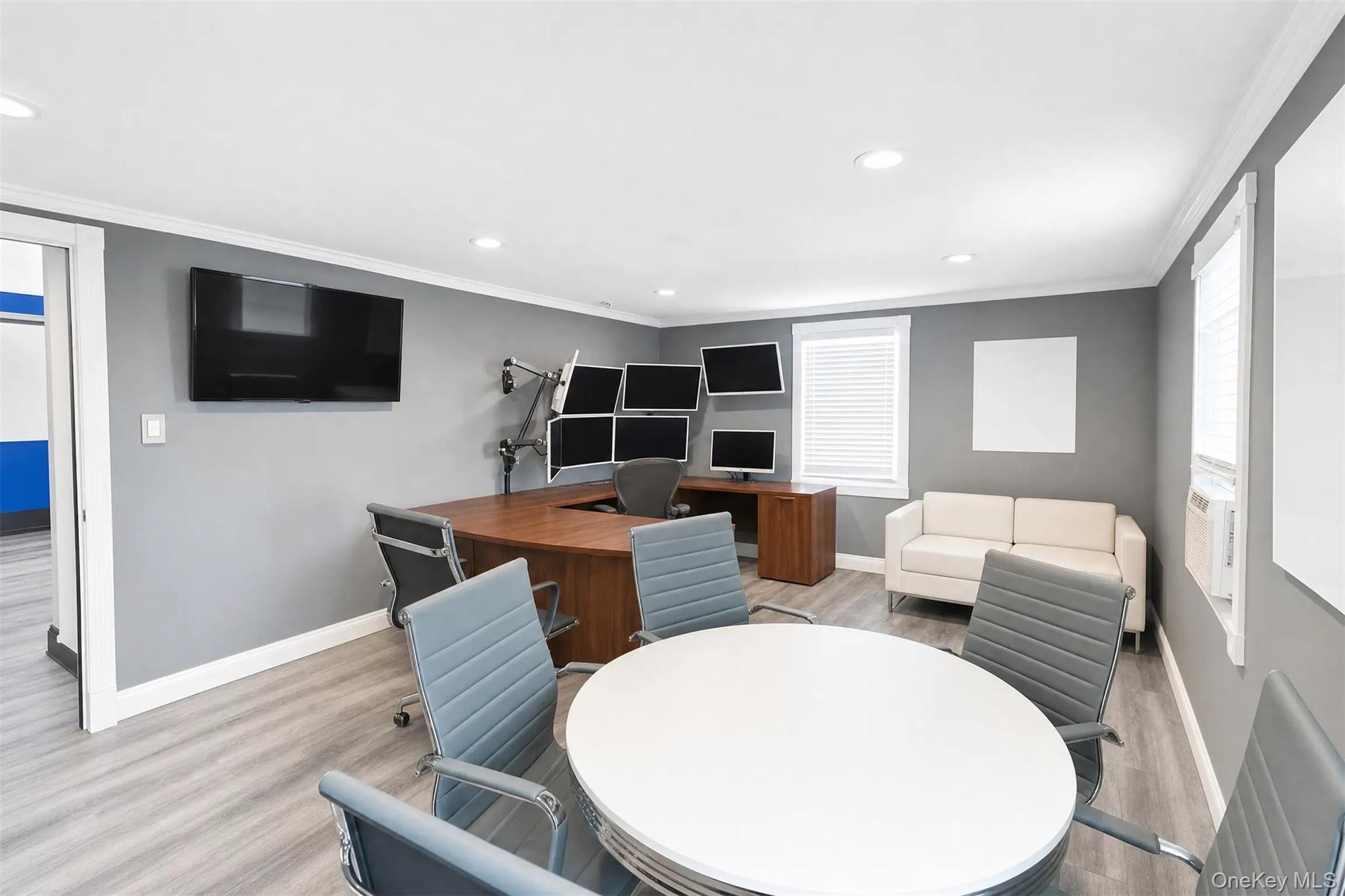 18-20 Hempstead Turnpike – For Sale photo 8