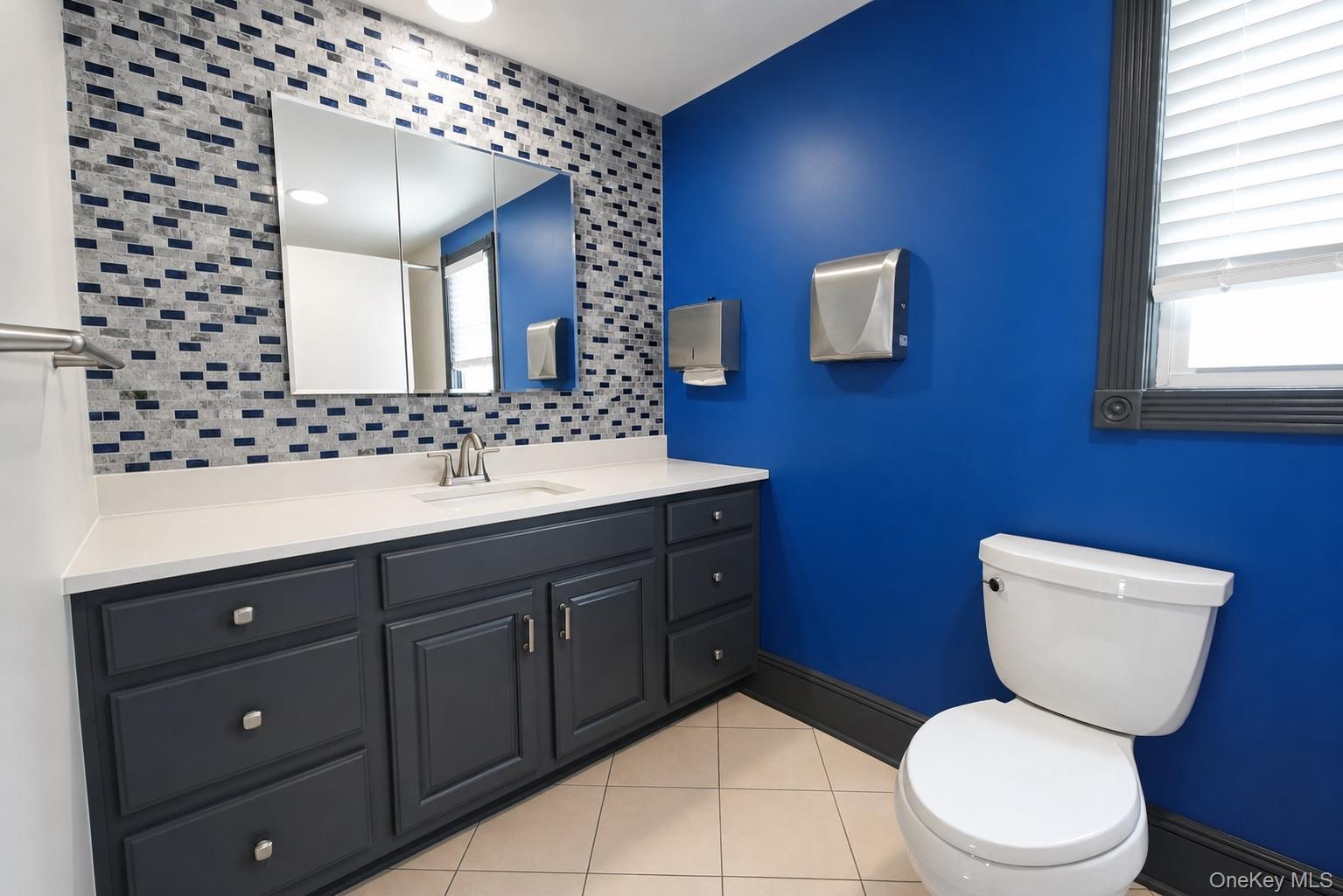18-20 Hempstead Turnpike – For Sale photo 9
