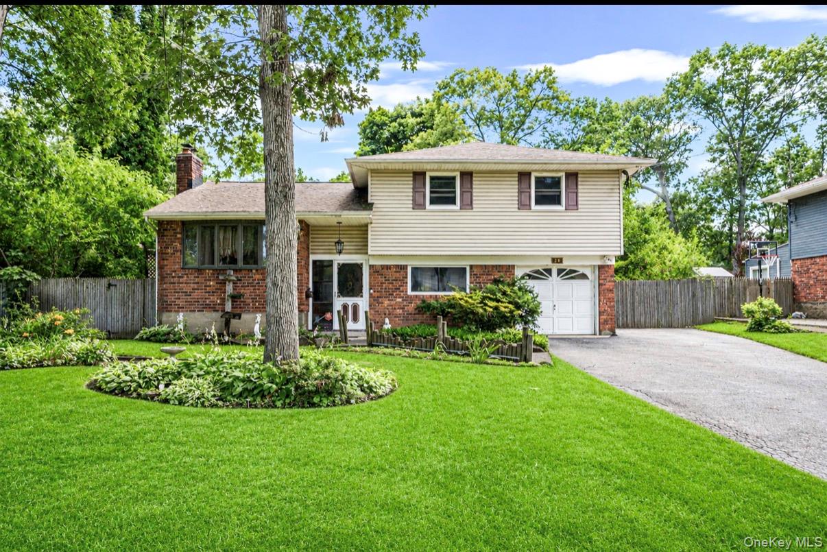 26 Harvard Lane – For Sale