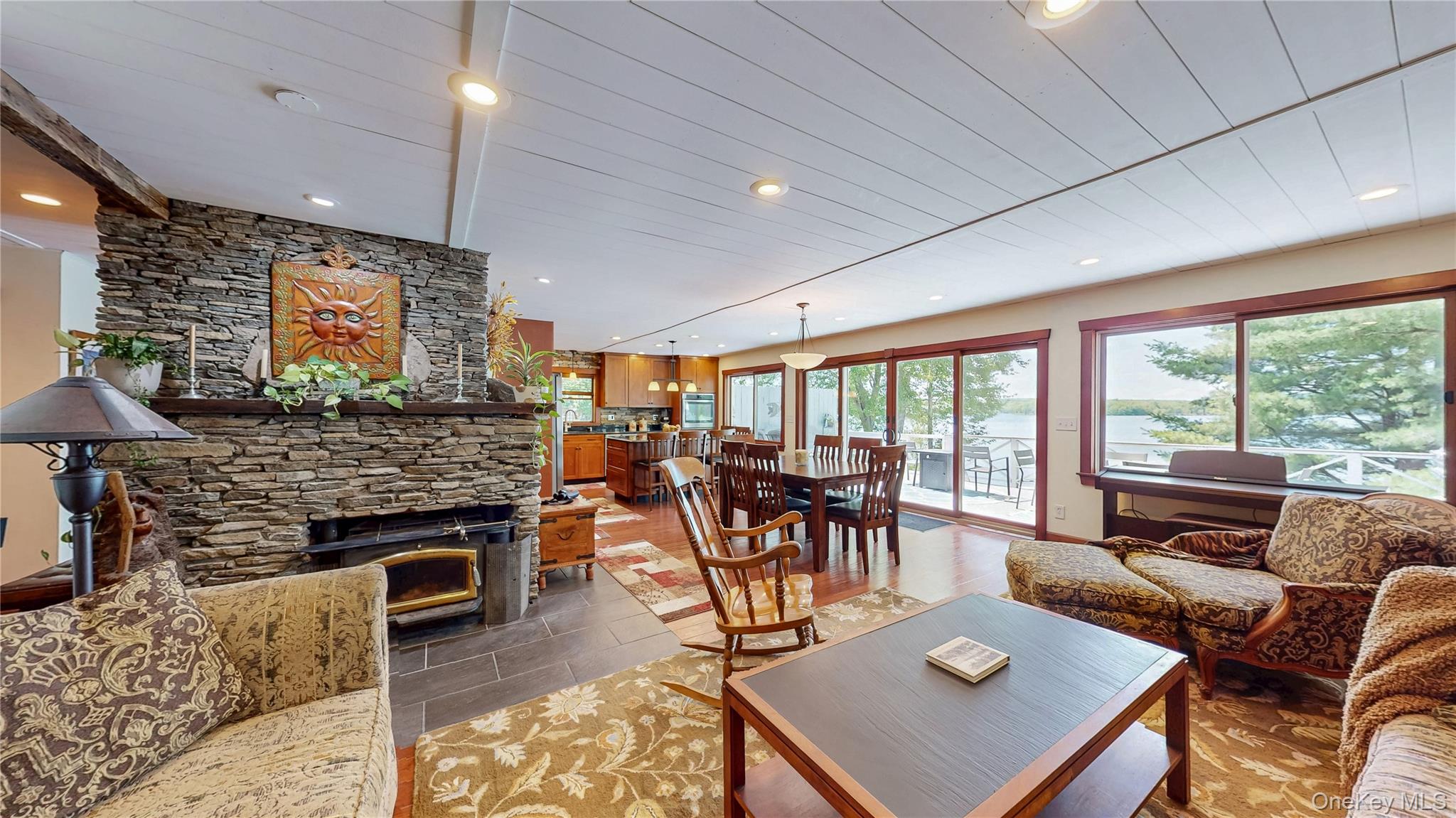 20 Sunset Point – For Sale photo 12