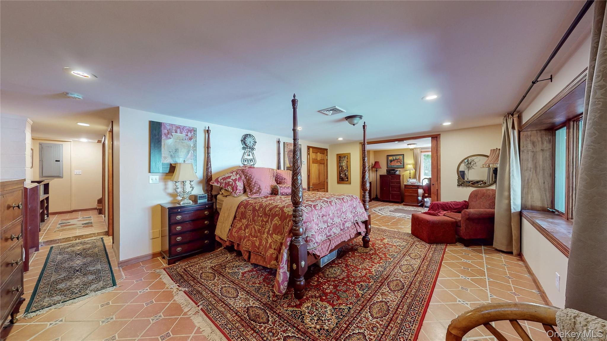 20 Sunset Point – For Sale photo 33