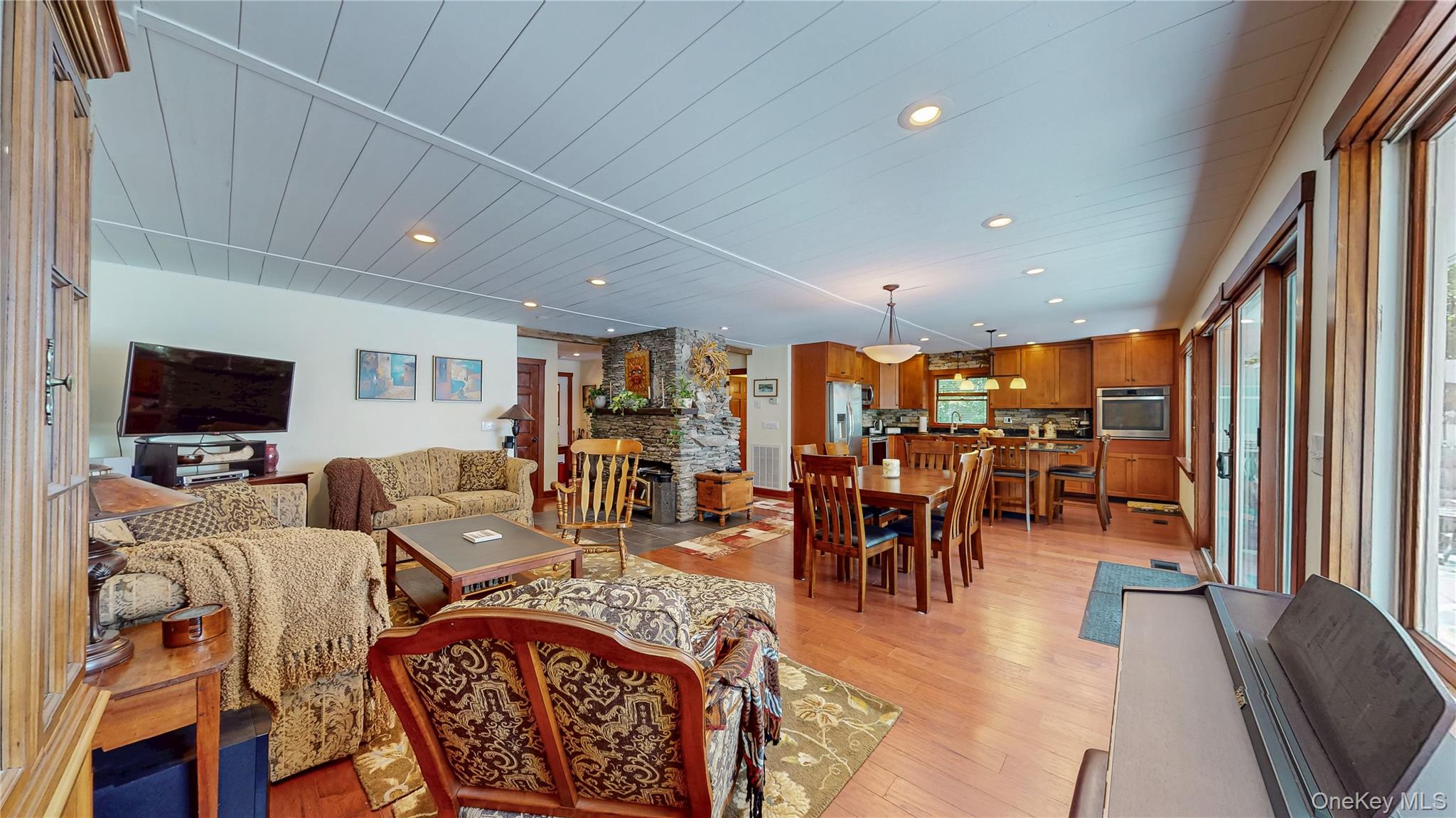 20 Sunset Point – For Sale photo 22