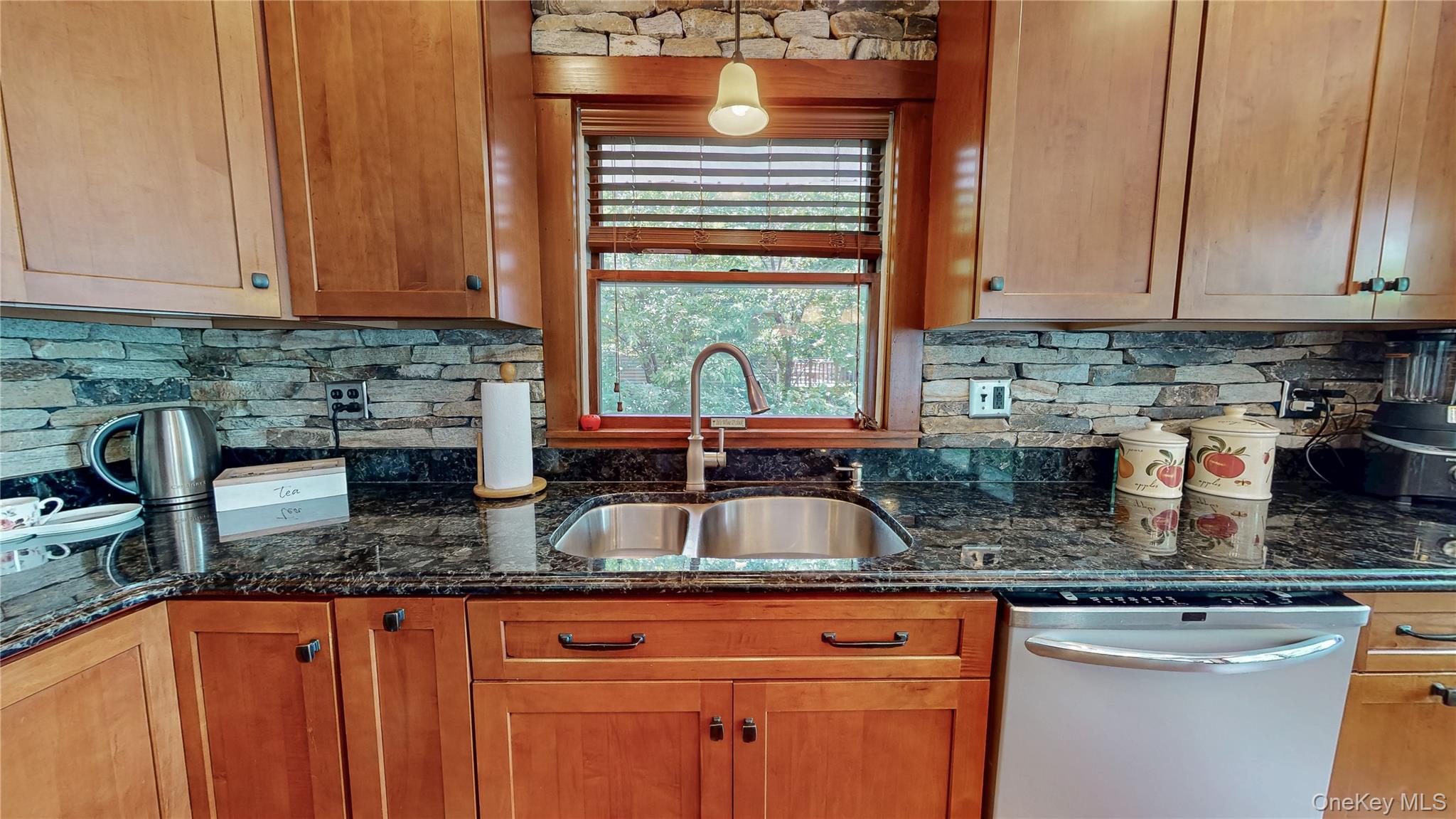20 Sunset Point – For Sale photo 8